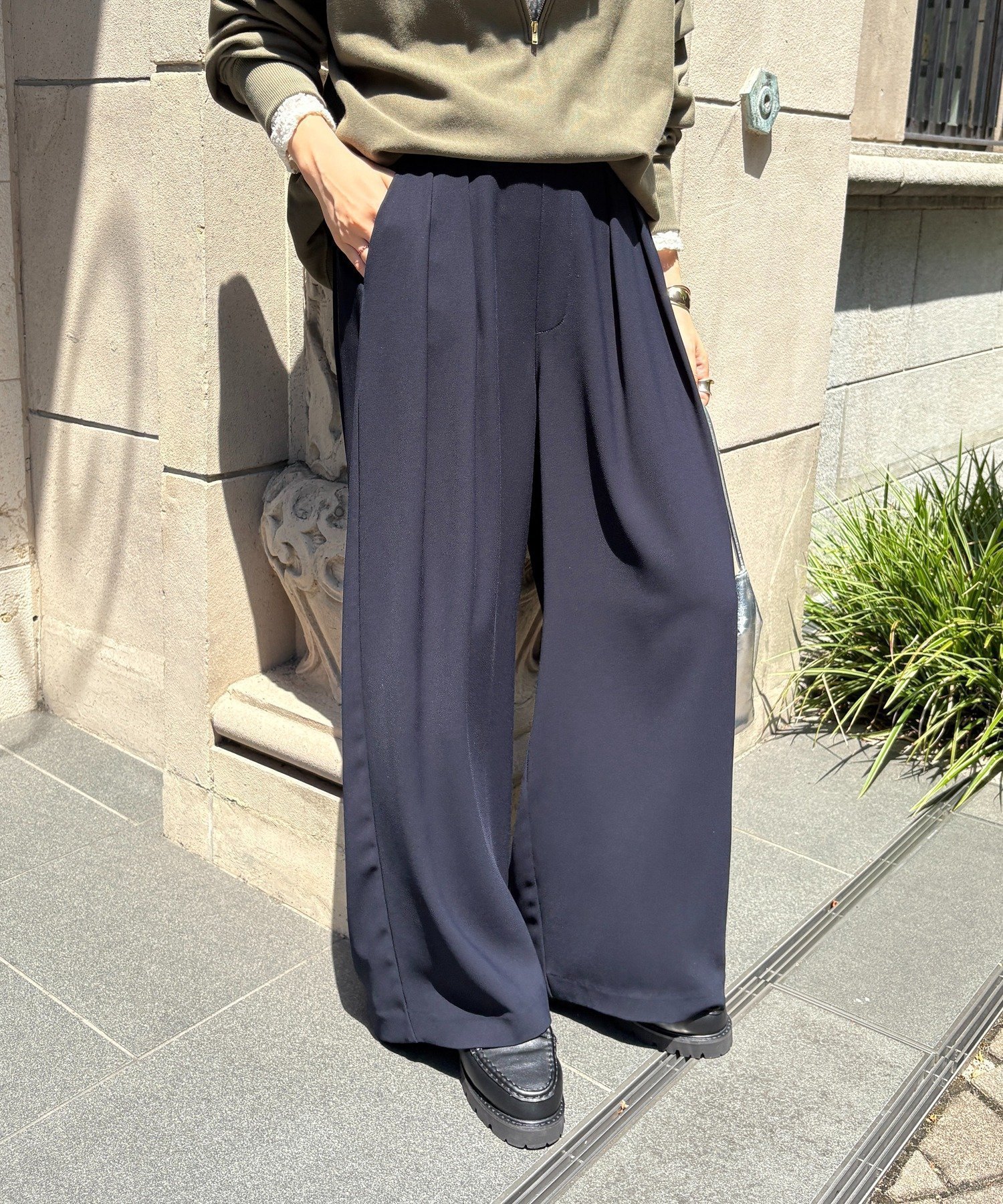 【ドゥドゥ/DouDou】の【累計販売数2万枚突破/20色4サイズ展開!】タックワイドパンツ インテリア・キッズ・メンズ・レディースファッション・服の通販 founy(ファニー) ファッション Fashion レディースファッション Fashion for Women パンツ Pants & Trousers スマート Smart, Elegant 雑誌 Magazine, Fashion Magazine フロント Front, Front Design A/W・秋冬 Autumn/Winter 冬 Winter / This Winter 再入荷 Restock / Back in Stock 2025年 2025 2025-2026秋冬・A/W Autumn/Winter 2025–26 AW25–26 ネイビー|ID: prp329100004751538 ipo3291000000034426529