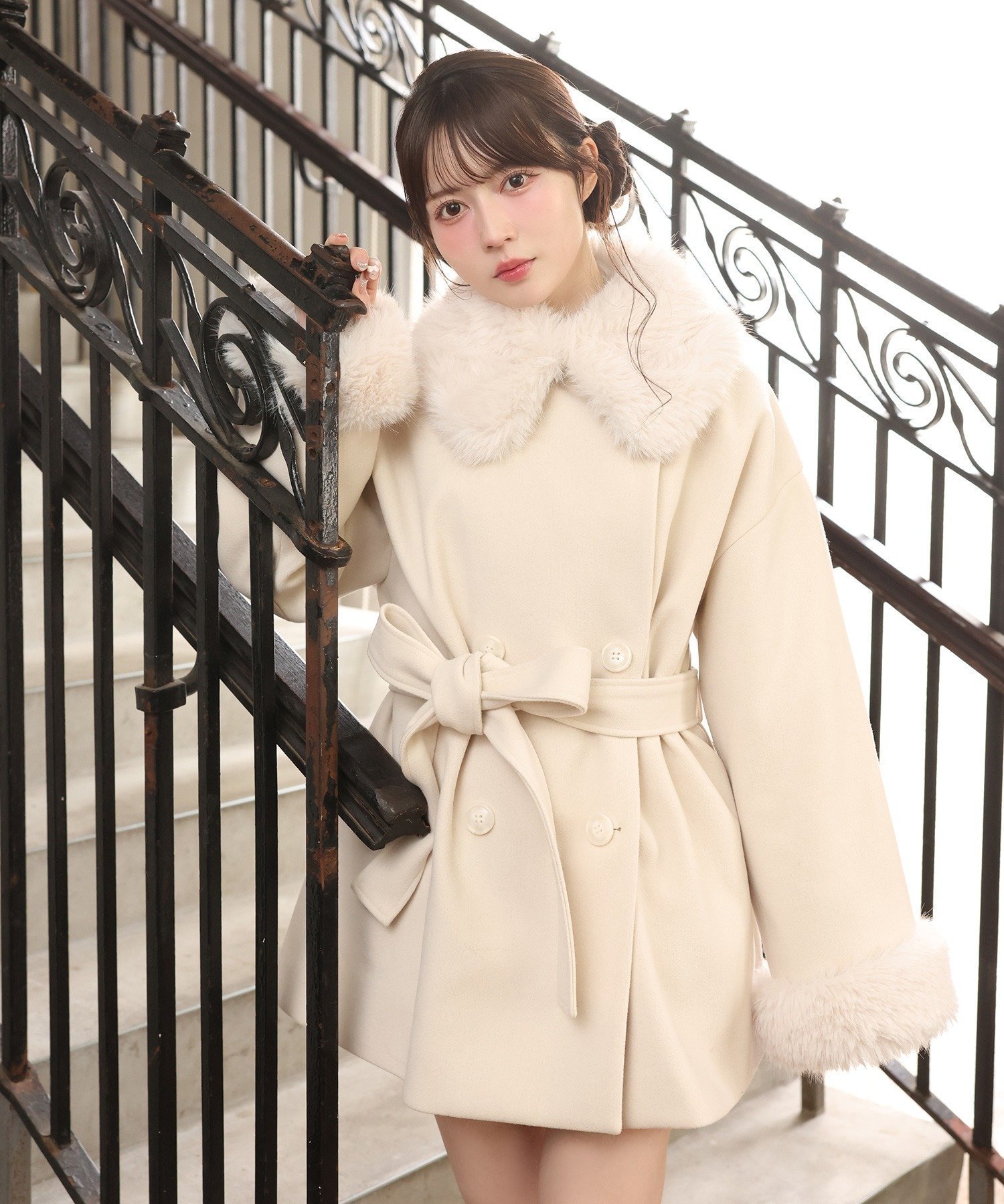 【ナイスクラップ/NICE CLAUP】の3WAY衿袖ファーミドルコート インテリア・キッズ・メンズ・レディースファッション・服の通販 founy(ファニー) ファッション Fashion レディースファッション Fashion for Women アウター Coat / Outerwear Collection コート・ロングコート・ピーコート Long Coats, Peacoats & More スタンド Stand Collar, Upright Stand フェミニン Feminine, Girly ボトム Bottoms, Lower Wear 防寒 Cold Protection, Winter-Ready ミドル Middle Length, Mid Height ロング Long, Long-Length 冬 Winter / This Winter 再入荷 Restock / Back in Stock おすすめ Recommended / Our Picks 2025年 2025 2025-2026秋冬・A/W Autumn/Winter 2025–26 AW25–26 アイボリー|ID: prp329100004751576 ipo3291000000034465637