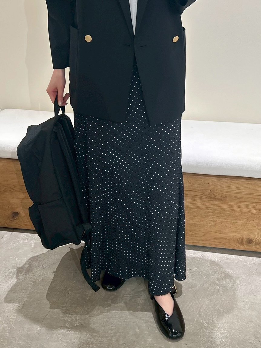 【ミラオーウェン/Mila Owen】のドットプリントスパイラルナロースカート インテリア・キッズ・メンズ・レディースファッション・服の通販 founy(ファニー) 　雑誌掲載アイテム　Magazine Picks & Fashion Features　ファッション雑誌　Fashion Magazines　ストーリィ　STORY　ファッション　Fashion　レディースファッション　Fashion for Women　スカート　Skirts　ヴィンテージ　Vintage Style　秋　Autumn　カットオフ　Cut-Off Design　10月号　October Issue　サテン　Satin, Glossy Fabric　シンプル　Simple, Minimal　ストレッチ　Stretch, Stretchy Fabric　スマート　Smart, Elegant　雑誌　Magazine, Fashion Magazine　ドット　Polka Dot, Dot Pattern　定番　Standard, Basic Item　人気　Popular, Best Seller　バイアス　Bias, Diagonal Cut　フレア　Flare, Flared　プリント　Print, Printed Pattern　水玉　Polka Dot, Dot Pattern　エレガント 上品　Elegant　BLK[009]|ID: prp329100004751623 ipo3291000000034529007