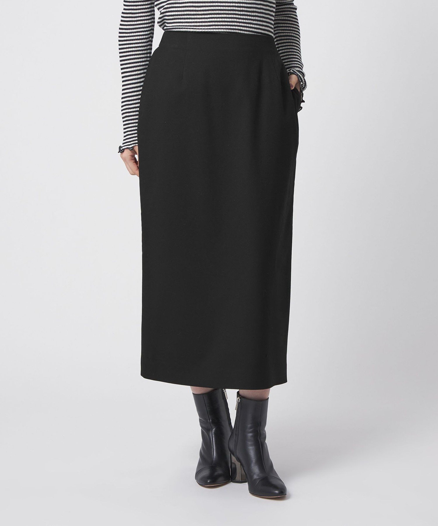 【ユナイテッドアローズ/UNITED ARROWS】の裏起毛 タイトスカート -ウォッシャブル- A DAY IN THE LIFE インテリア・キッズ・メンズ・レディースファッション・服の通販 founy(ファニー) 　ファッション　Fashion　レディースファッション　Fashion for Women　スカート　Skirts　ウォッシャブル　Machine Washable　シンプル　Simple, Minimal　スニーカー　Sneakers, Trainers　スリット　Slit, Slit Detail　タイトスカート　Pencil Skirt, Tight Skirt　タートル　Turtleneck, Turtle Collar　チェック　Check, Plaid, Tartan　トレンド　Trend, Trending Now　バランス　Balance, Style Balance　フィット　Fit, Slim Fit　冬　Winter / This Winter　アウトレット　Outlet / Clearance　エレガント 上品　Elegant　ビジネス 仕事 通勤　Business / Work / Commuting　BLACK|ID: prp329100004751651 ipo3291000000034549169