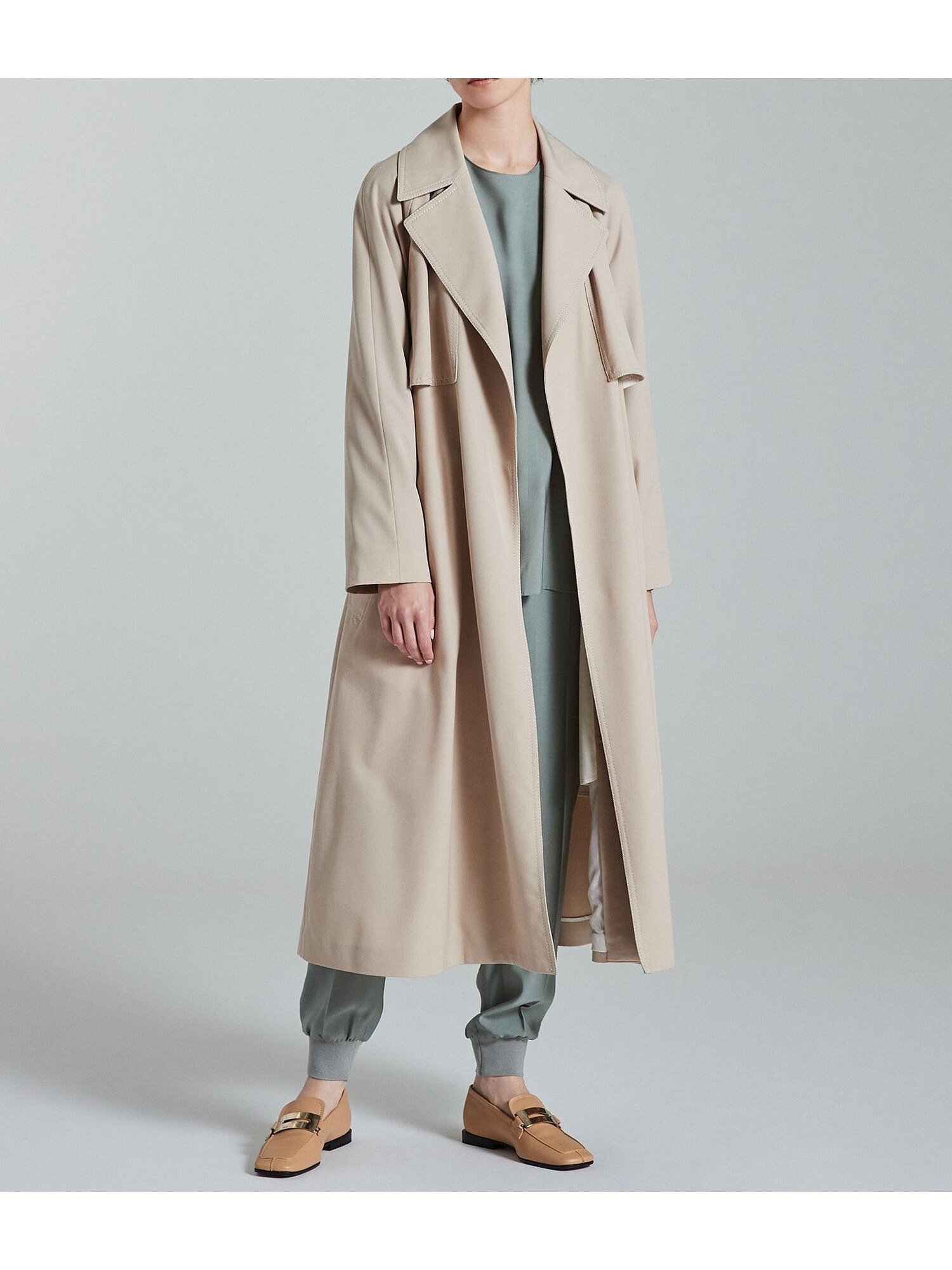 【トゥモローランド/TOMORROWLAND】のウールギャバジン ガウンコート インテリア・キッズ・メンズ・レディースファッション・服の通販 founy(ファニー) 　ファッション　Fashion　レディースファッション　Fashion for Women　アウター　Coat / Outerwear Collection　コート・ロングコート・ピーコート　Long Coats, Peacoats & More　おすすめ　Recommended / Our Picks　ガウン　Gown, Robe　クラシカル　Classical, Vintage-Inspired　バランス　Balance, Style Balance　ライナー　Liner, Inner Layer　今季　This Season, Current Season　定番　Standard, Basic Item　43 ベージュ|ID: prp329100004751692 ipo3291000000034499707