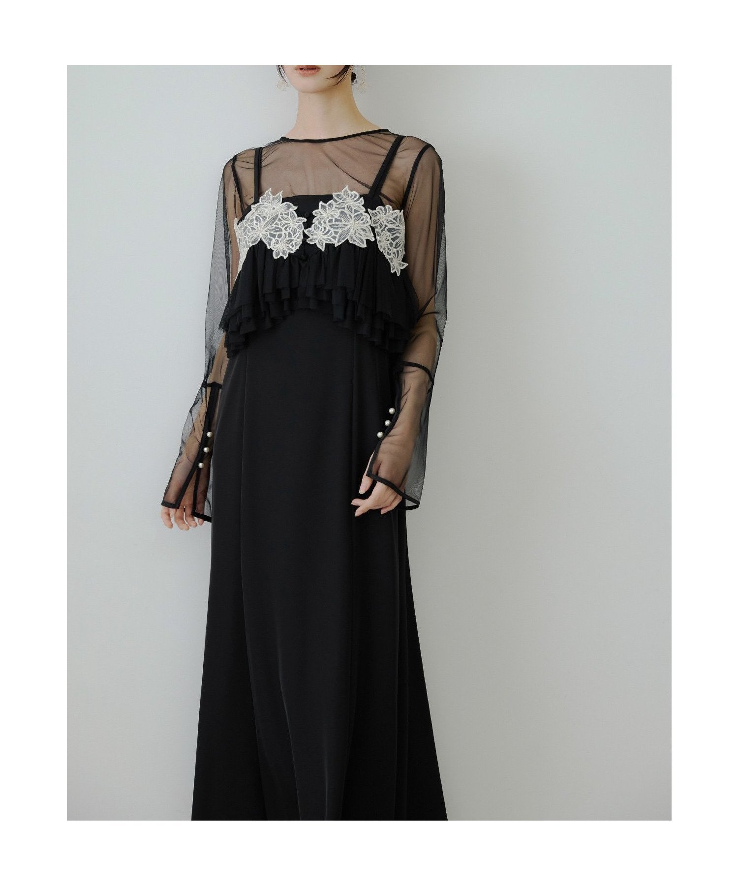 【ビーフラット/bflat】のペタルエンブロイダリードレス 3点セット チュール ブラウス ビスチェ インテリア・キッズ・メンズ・レディースファッション・服の通販 founy(ファニー) 　ファッション　Fashion　レディースファッション　Fashion for Women　トップス・カットソー　Cut & Sew Tops　シャツ・ブラウス・オフィスカジュアル　Elegant Blouses & Button-Ups　ビスチェ　Bustiers & Corset Tops / Layered Bustier Style　ワンピース　Dresses　フォーマル・パーティードレス・結婚式用ドレス　Elegant & Casual Dresses　エレガント 上品　Elegant　キャミワンピース　Cami Dress, Slip Dress　シンプル　Simple, Minimal　スリット　Slit, Slit Detail　スリーブ　Sleeve, Long Sleeve / Short Sleeve　チュール　Tulip, Tulip Motif　パール　Pearl, Pearl Accent　ビスチェ　Bustier, Corset Top　フラワー　Flower, Floral　フリル　Frill, Ruffle　フレア　Flare, Flared　ベスト　Vest, Waistcoat　おすすめ　Recommended / Our Picks　結婚式　Wedding　披露宴　Wedding Reception　二次会　After Party　ブラック|ID: prp329100004751762 ipo3291000000034510127