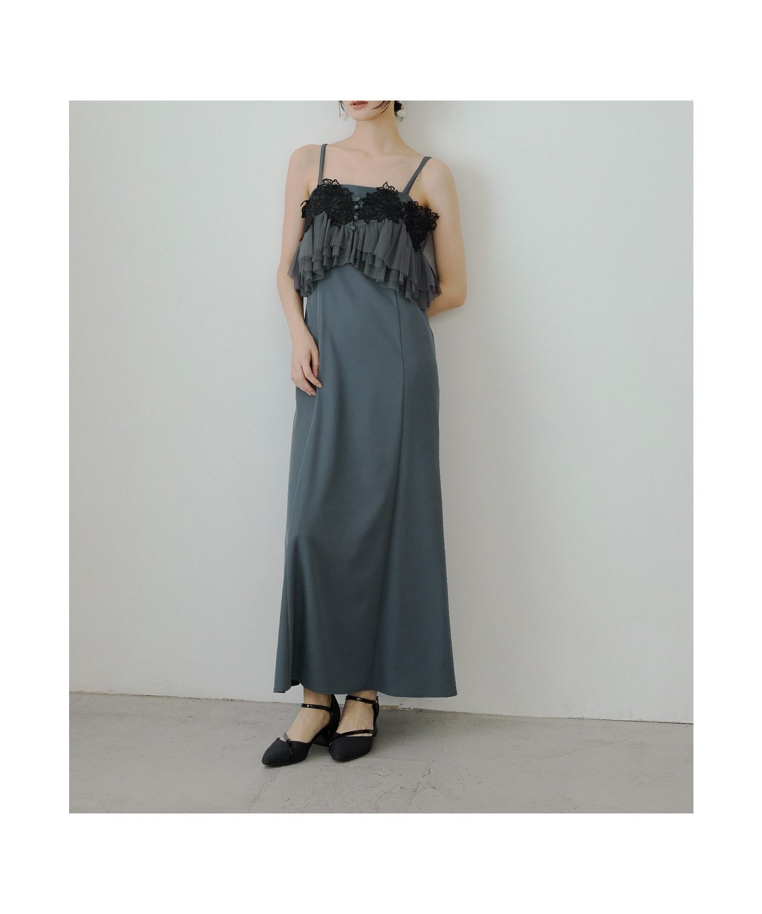 【ビーフラット/bflat】のペタルエンブロイダリードレス 3点セット チュール ブラウス ビスチェ インテリア・キッズ・メンズ・レディースファッション・服の通販 founy(ファニー) 　ファッション　Fashion　レディースファッション　Fashion for Women　トップス・カットソー　Cut & Sew Tops　シャツ・ブラウス・オフィスカジュアル　Elegant Blouses & Button-Ups　ビスチェ　Bustiers & Corset Tops / Layered Bustier Style　ワンピース　Dresses　フォーマル・パーティードレス・結婚式用ドレス　Elegant & Casual Dresses　エレガント 上品　Elegant　キャミワンピース　Cami Dress, Slip Dress　シンプル　Simple, Minimal　スリット　Slit, Slit Detail　スリーブ　Sleeve, Long Sleeve / Short Sleeve　チュール　Tulip, Tulip Motif　パール　Pearl, Pearl Accent　ビスチェ　Bustier, Corset Top　フラワー　Flower, Floral　フリル　Frill, Ruffle　フレア　Flare, Flared　ベスト　Vest, Waistcoat　おすすめ　Recommended / Our Picks　結婚式　Wedding　披露宴　Wedding Reception　二次会　After Party　ブルー|ID: prp329100004751762 ipo3291000000034510128