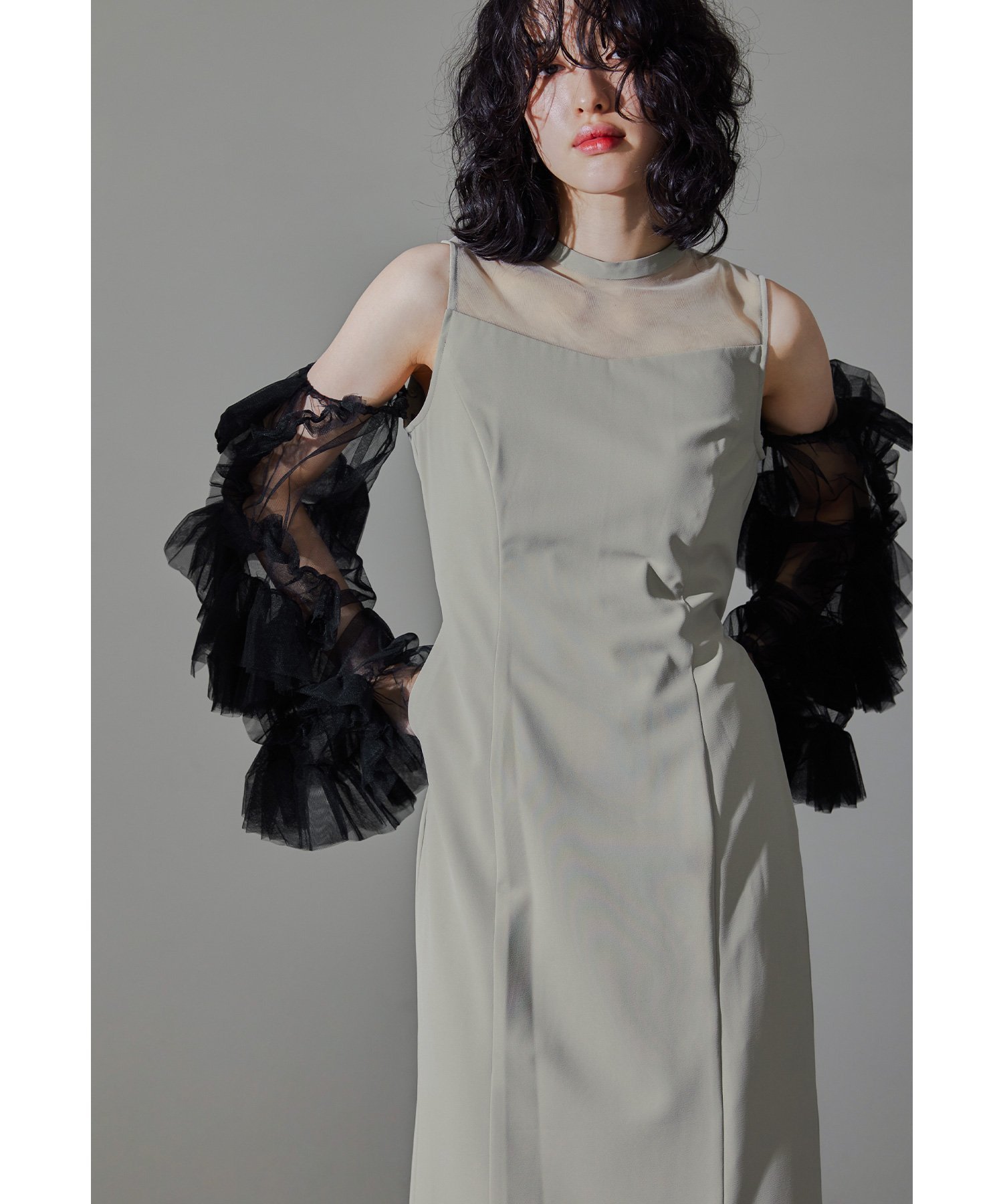 【ビーフラット/bflat】のデタッチスリーブドレス チュール フリル ベロア パール パーティードレス インテリア・キッズ・メンズ・レディースファッション・服の通販 founy(ファニー) ファッション Fashion レディースファッション Fashion for Women トップス・カットソー Cut & Sew Tops ベロアトップス Velour Tops / Velvet-Look Items ワンピース Dresses フォーマル・パーティードレス・結婚式用ドレス Elegant & Casual Dresses シンプル Simple, Minimal チュール Tulip, Tulip Motif ドッキング Docking, Mixed Material ドレス Dress, One-Piece パール Pearl, Pearl Accent フリル Frill, Ruffle ベロア Velour, Soft Velvet ポケット Pocket, Pocket Detail ランダム Random, Irregular おすすめ Recommended / Our Picks エレガント 上品 Elegant 結婚式 Wedding 披露宴 Wedding Reception 二次会 After Party グレージュ|ID: prp329100004751798 ipo3291000000034599975