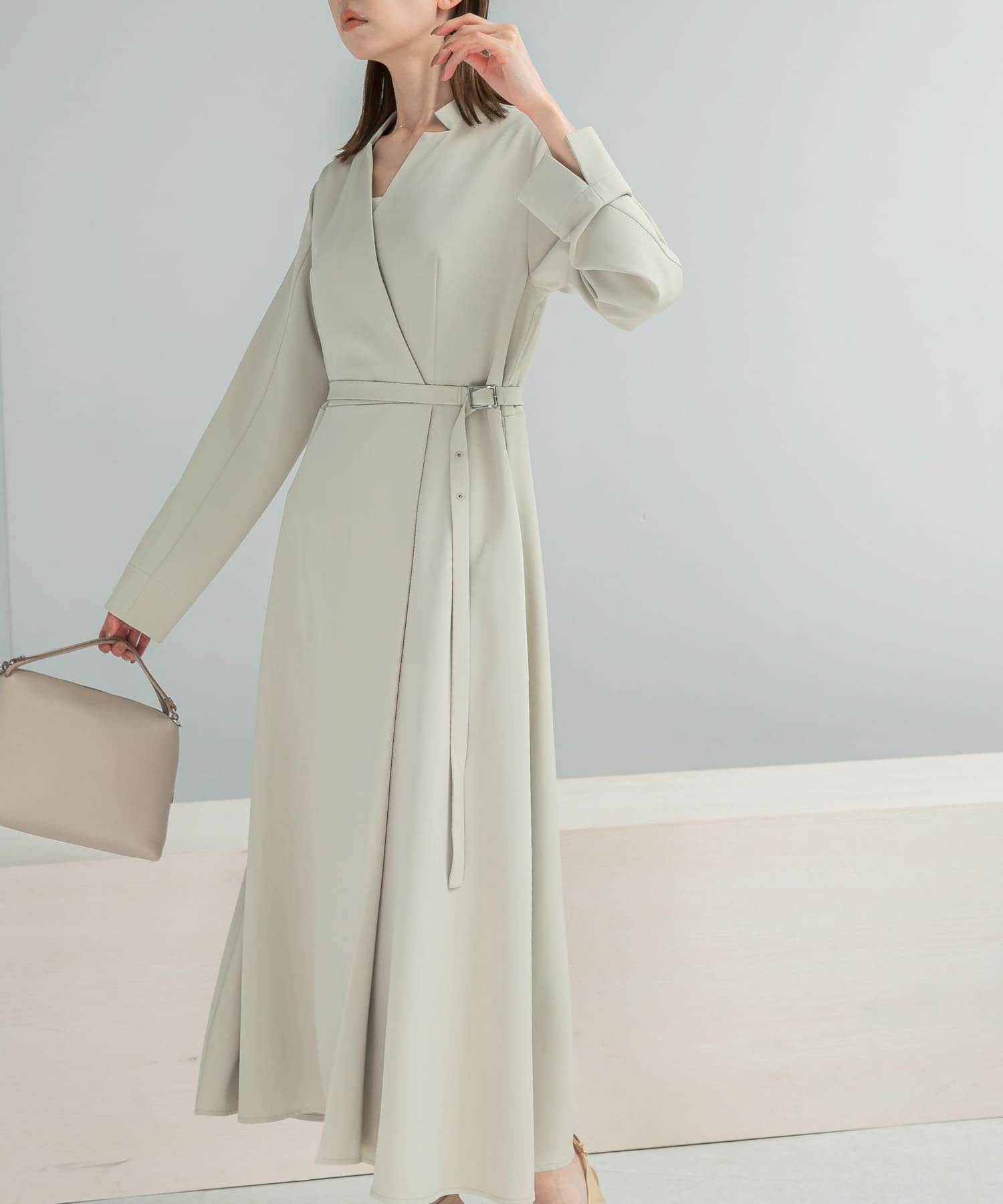 【アーバンリサーチ ロッソ/URBAN RESEARCH ROSSO】のベルトデザインカシュクールワンピース インテリア・キッズ・メンズ・レディースファッション・服の通販 founy(ファニー) ファッション Fashion レディースファッション Fashion for Women ワンピース Dresses ベルト&ウエストマーク Belts & Waist Accessories 2025年 2025 2025-2026秋冬・A/W Autumn/Winter 2025–26 AW25–26 冬 Winter / This Winter エレガント 上品 Elegant サテン Satin, Glossy Fabric ツイル Twist, Twisted Detail A/W・秋冬 Autumn/Winter ライトベージュ|ID: prp329100004751804 ipo3291000000034644808