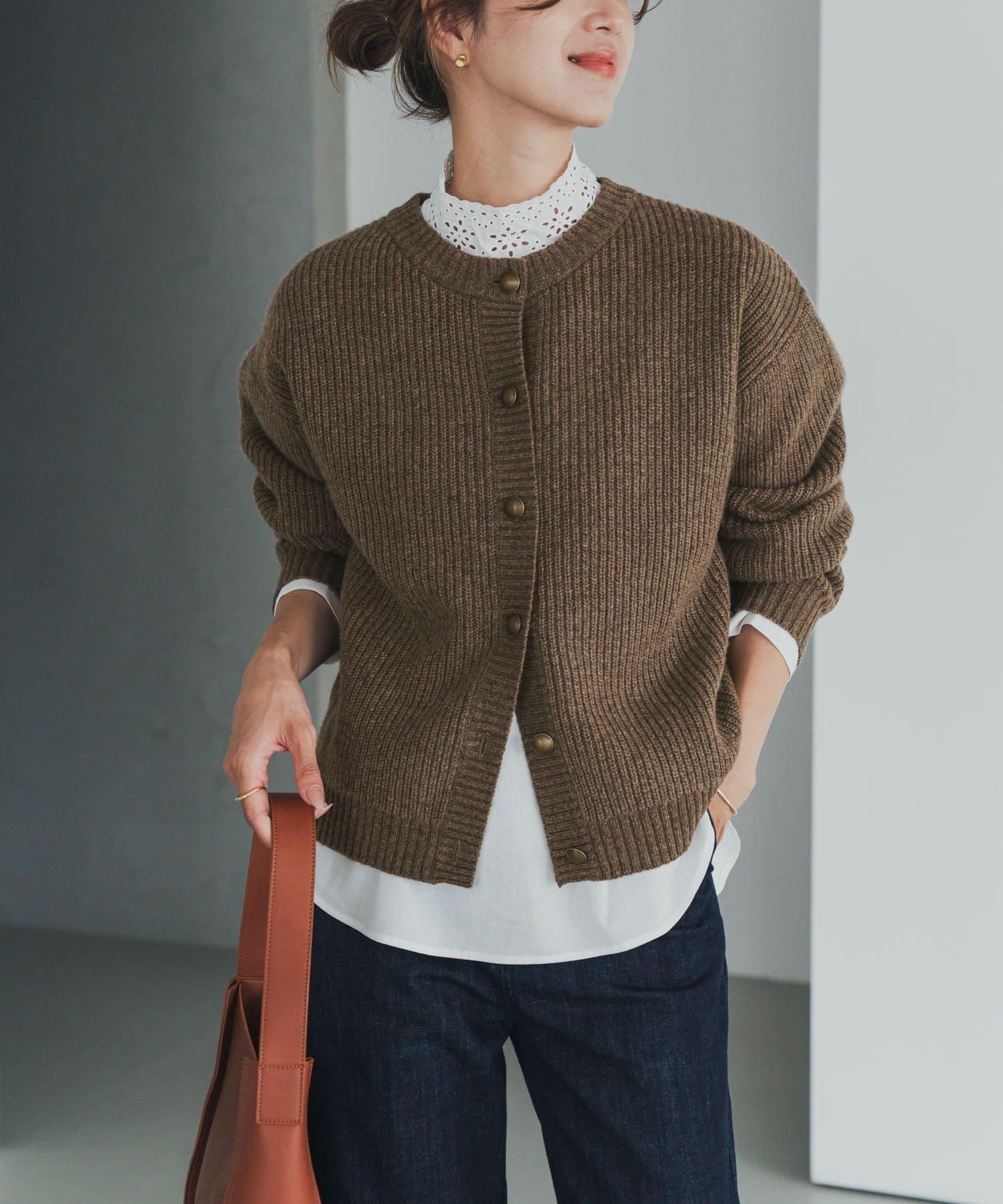 【アーバンリサーチ ドアーズ/URBAN RESEARCH DOORS】のハミルトンウール畦クルーネックカーディガン インテリア・キッズ・メンズ・レディースファッション・服の通販 founy(ファニー) ファッション Fashion レディースファッション Fashion for Women トップス・カットソー Cut & Sew Tops カーディガン・羽織り Layered Style Cardigans アンティーク Antique-Inspired 畦 Ribbed Knit カーディガン Cardigan, Knitwear ショート Short, Short Length シルバー Silver, Metallic Silver シンプル Simple, Minimal ドット Polka Dot, Dot Pattern バランス Balance, Style Balance フロント Front, Front Design ボトム Bottoms, Lower Wear A/W・秋冬 Autumn/Winter 冬 Winter / This Winter エレガント 上品 Elegant 2025年 2025 2025-2026秋冬・A/W Autumn/Winter 2025–26 AW25–26 BROWN|ID: prp329100004751831 ipo3291000000034780780