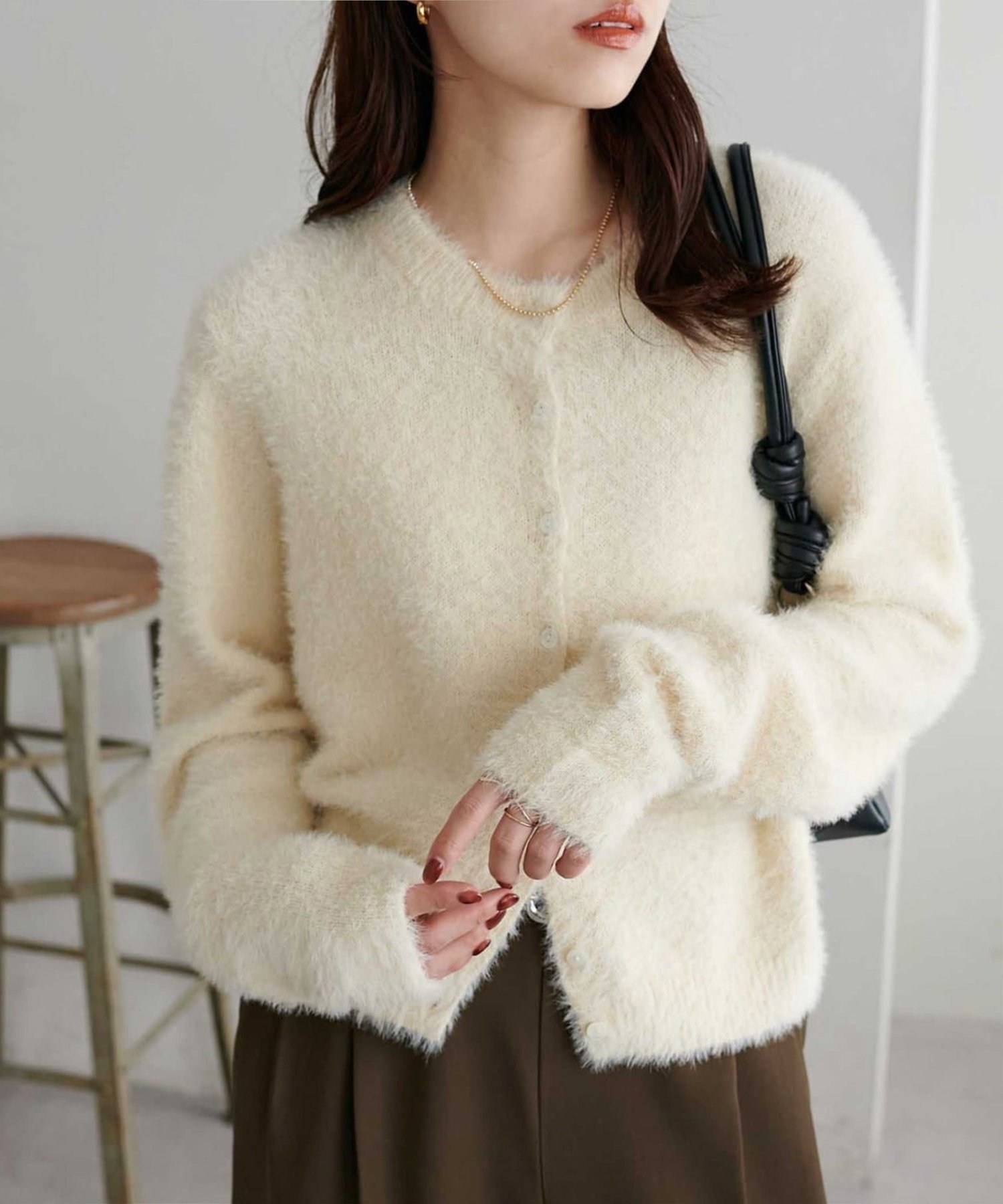 【ディスコート/Discoat】のフェザーヤーンクルーカーディガン《WEB限定カラーあり》 インテリア・キッズ・メンズ・レディースファッション・服の通販 founy(ファニー) 　ファッション　Fashion　レディースファッション　Fashion for Women　トップス・カットソー　Cut & Sew Tops　カーディガン・羽織り　Layered Style Cardigans　おすすめ　Recommended / Our Picks　コンパクト　Compact, Small Size　ショート　Short, Short Length　スラックス　Slacks, Dress Pants　デニム　Denim, Jeans Material　バランス　Balance, Style Balance　バルーン　Balloon, Balloon Silhouette　切替　Switching, Contrast Panel　アイボリー|ID: prp329100004751867 ipo3291000000034832434