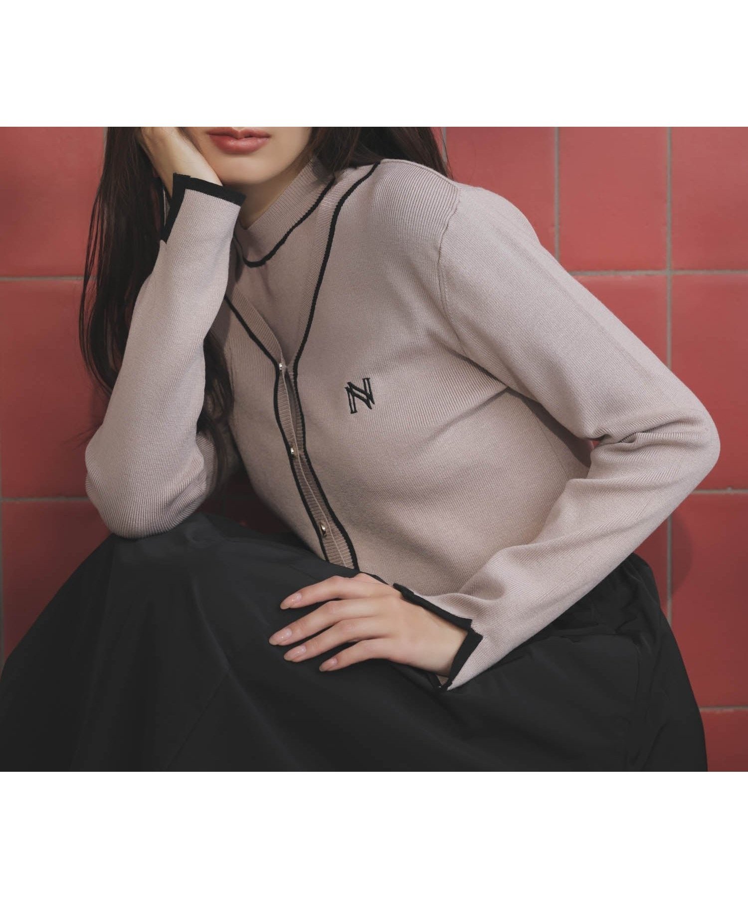 【ノエラ/Noela】のロゴ刺繍アンサンブル インテリア・キッズ・メンズ・レディースファッション・服の通販 founy(ファニー)  ファッション Fashion レディースファッション Fashion for Women トップス・カットソー Cut & Sew Tops アンサンブルニット Knit Ensembles & Twin Sets おすすめ Recommended / Our Picks アンサンブル Ensemble Set カーディガン Cardigan, Knitwear ポケット Pocket, Pocket Detail モチーフ Motif, Design Theme 半袖 Short Sleeve, Half Sleeve ベージュ|ID: prp329100004751885 ipo3291000000034363446