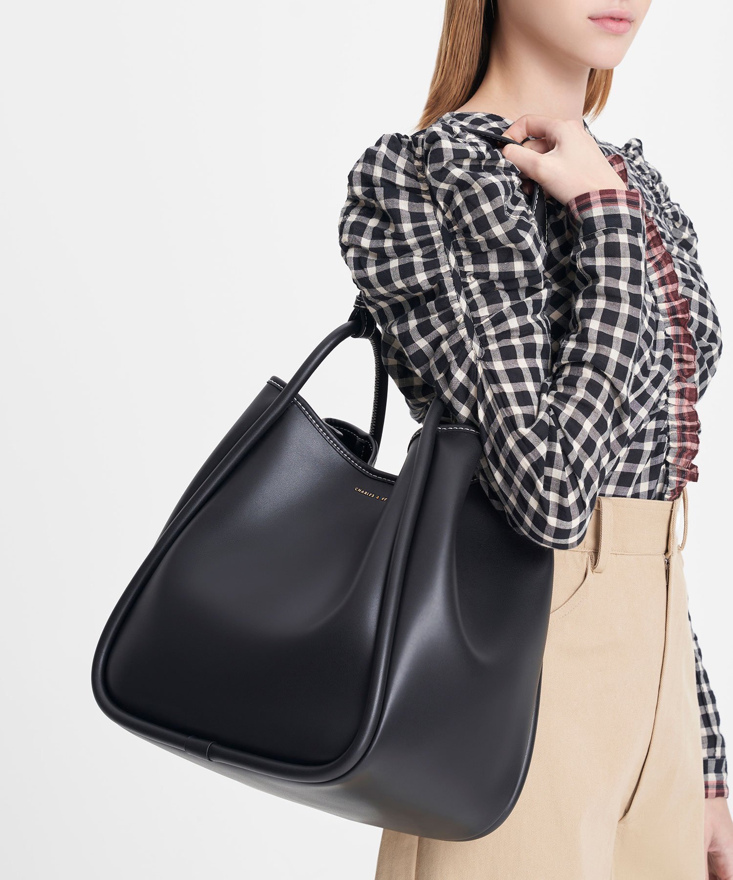 【チャールズ アンド キース/CHARLES & KEITH】のサークルハンドル トートバッグ 【再入荷】(Black) インテリア・キッズ・メンズ・レディースファッション・服の通販 founy(ファニー) ファッション Fashion レディースファッション Fashion for Women バッグ Bags サークル Circle, Round Design シンプル Simple, Minimal トラベル Travel, Travel Gear ビジネス 仕事 通勤 Business / Work / Commuting ベーシック Basic, Essential ポーチ Pouch, Small Case 再入荷 Restock / Back in Stock Black|ID: prp329100004751914 ipo3291000000034811781
