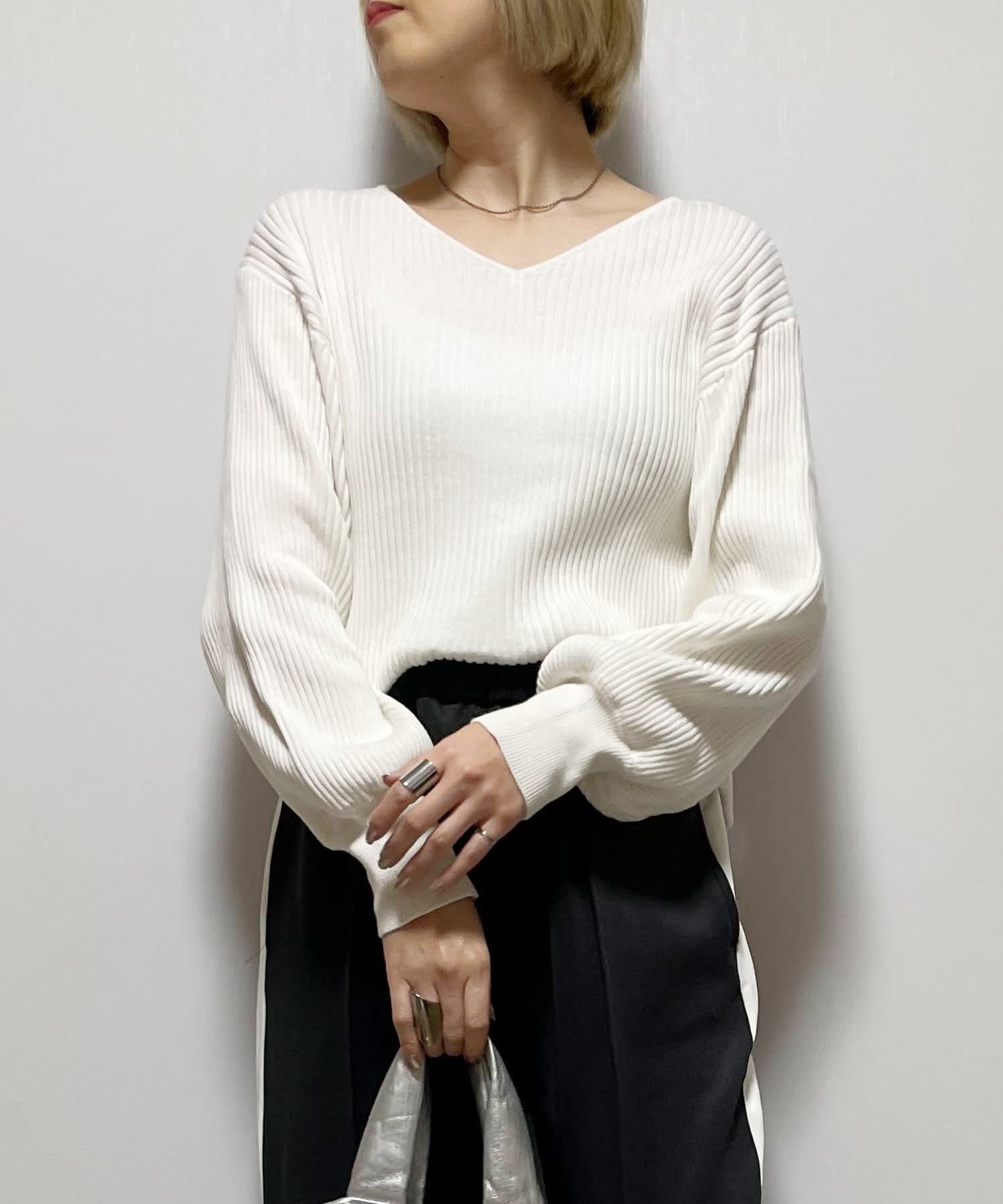 【リラクロ/relaclo】のmitis/コットンリブVネックプルオーバー インテリア・キッズ・メンズ・レディースファッション・服の通販 founy(ファニー)  ファッション Fashion レディースファッション Fashion for Women トップス・カットソー Cut & Sew Tops カジュアルプルオーバー・ニットトップス Pullovers & Knit Tops / Casual Pullovers Vネックトップス V-Neck Tops / V-Cut Neckline Shirts シンプル Simple, Minimal ネックレス Necklace, Pendant Necklace フロント Front, Front Design ホワイト|ID: prp329100004752264 ipo3291000000034369859