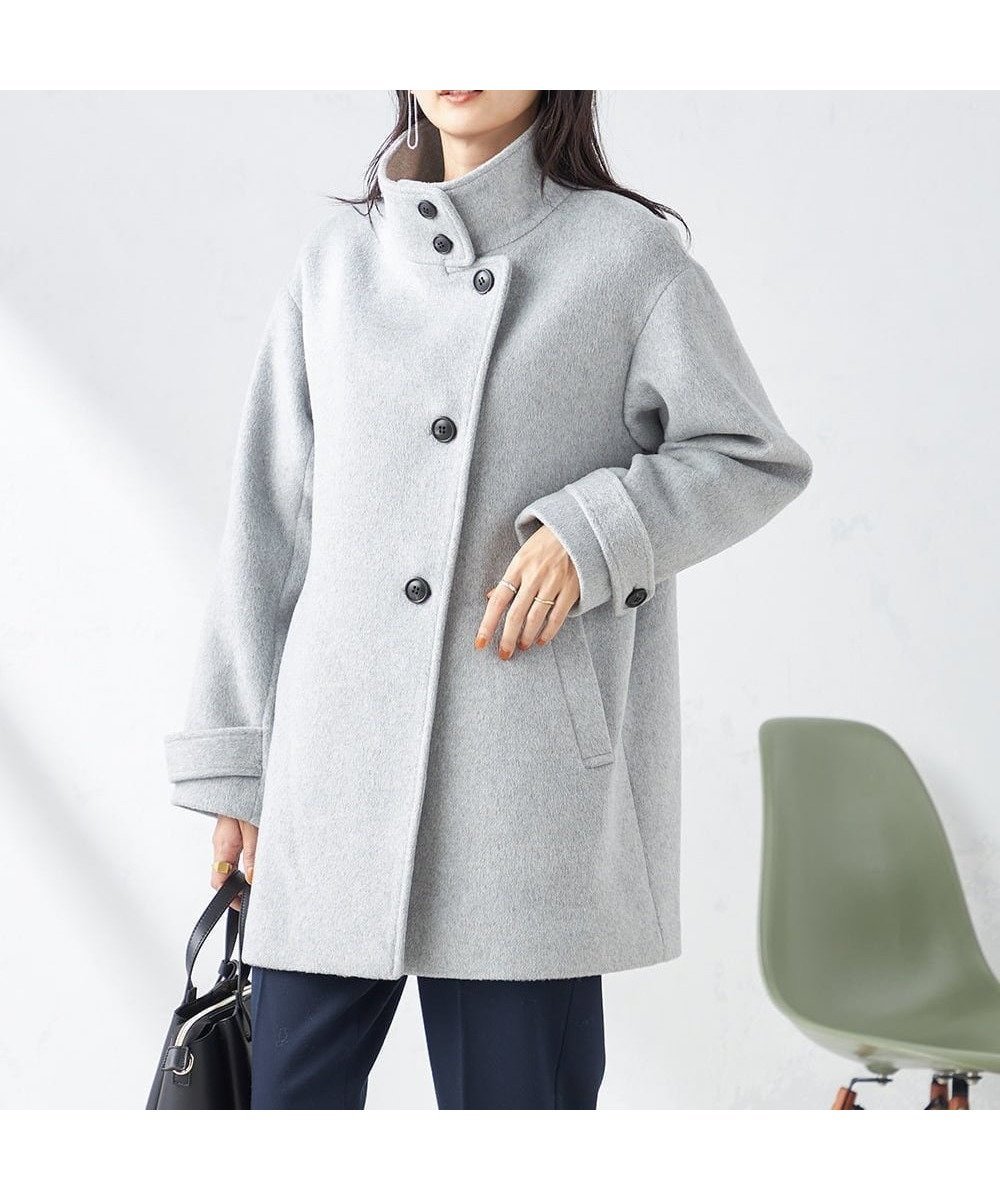 【アー ヴェー ヴェー/a.v.v】のスタンドカラーミディコート インテリア・キッズ・メンズ・レディースファッション・服の通販 founy(ファニー) 　ファッション　Fashion　レディースファッション　Fashion for Women　アウター　Coat / Outerwear Collection　コート・ロングコート・ピーコート　Long Coats, Peacoats & More　スタンド　Stand Collar, Upright Stand　なめらか　Smooth, Silky Texture　人気　Popular, Best Seller　パターン　Pattern, Design Print　フェミニン　Feminine, Girly　防寒　Cold Protection, Winter-Ready　マフラー　Scarf, Muffler　再入荷　Restock / Back in Stock　グレー|ID: prp329100004752275 ipo3291000000034369993