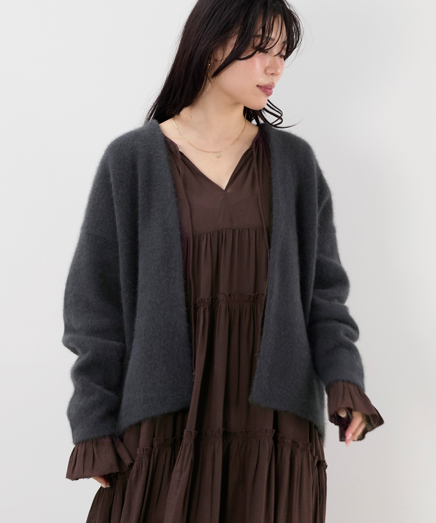 【マイカ ディール/MICA & DEAL】のラクーンデュアルカーディガン インテリア・キッズ・メンズ・レディースファッション・服の通販 founy(ファニー) 　ファッション　Fashion　レディースファッション　Fashion for Women　トップス・カットソー　Cut & Sew Tops　カーディガン・羽織り　Layered Style Cardigans　インナー　Innerwear　ダウン　Down, Puffer　定番　Standard, Basic Item　バランス　Balance, Style Balance　レース　Lace, Lace Fabric　エレガント 上品　Elegant　CHARCOAL|ID: prp329100004752380 ipo3291000000034520149