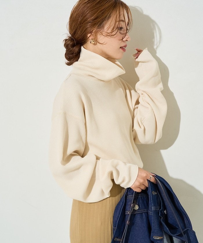 【フリークスストア/FREAK'S STORE】のワッフル タートルネック チュニック プルオーバー【限定展開】 25AW 人気、トレンドファッション・服の通販 founy(ファニー) ファッション Fashion レディースファッション Fashion for Women トップス・カットソー Cut & Sew Tops カジュアルプルオーバー・ニットトップス Pullovers & Knit Tops / Casual Pullovers タートルネック・ハイネックトップス Turtlenecks & High-Neck Tops ショルダー Shoulder, Shoulder Strap シンプル Simple, Minimal スタンダード Standard, Basic ストレート Straight, Straight Cut スリーブ Sleeve, Long Sleeve / Short Sleeve タートルネック Turtleneck, High Neck チュニック Tunic, Long Top デニム Denim, Jeans Material トレンド Trend, Trending Now ドロップ Drop Shoulder, Dropped Style 定番 Standard, Basic Item 人気 Popular, Best Seller ボトム Bottoms, Lower Wear ラウンド Round, Round Neck ルーズ Loose, Oversized ワイド Wide, Wide Fit ワッフル Waffle, Waffle Knit A/W・秋冬 Autumn/Winter 冬 Winter / This Winter おすすめ Recommended / Our Picks 2025年 2025 2025-2026秋冬・A/W Autumn/Winter 2025–26 AW25–26 other-1|ID: prp329100004752387 ipo3291000000035014905