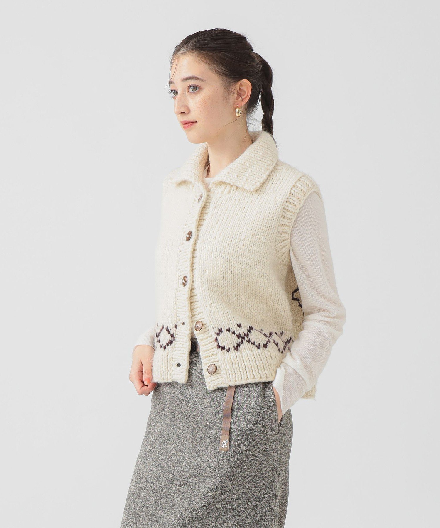 【ビーミングライフストアバイビームス/B:MING LIFE STORE by BEAMS】の【11/13新規値下げ】【別注】NEPALHANDKNIT / カラーベスト 25AW 着回し レイヤード ライトアウター 人気、トレンドファッション・服の通販 founy(ファニー) 　ファッション　Fashion　レディースファッション　Fashion for Women　アウター　Coat / Outerwear Collection　トップス・カットソー　Cut & Sew Tops　ニット　Knit Tops & Sweaters　ベスト&ジレ / 重ね着スタイル　Vests & Gilets　インナー　Innerwear　コンパクト　Compact, Small Size　手編み　Hand-Knitted, Handmade Knit　ハンド　Hand, Handmade　フロント　Front, Front Design　ベスト　Vest, Waistcoat　別注　Limited Edition, Custom Order　再入荷　Restock / Back in Stock　おすすめ　Recommended / Our Picks　2025年　2025　2025-2026秋冬・A/W　Autumn/Winter 2025–26 AW25–26　 other-1|ID: prp329100004752446 ipo3291000000034721774