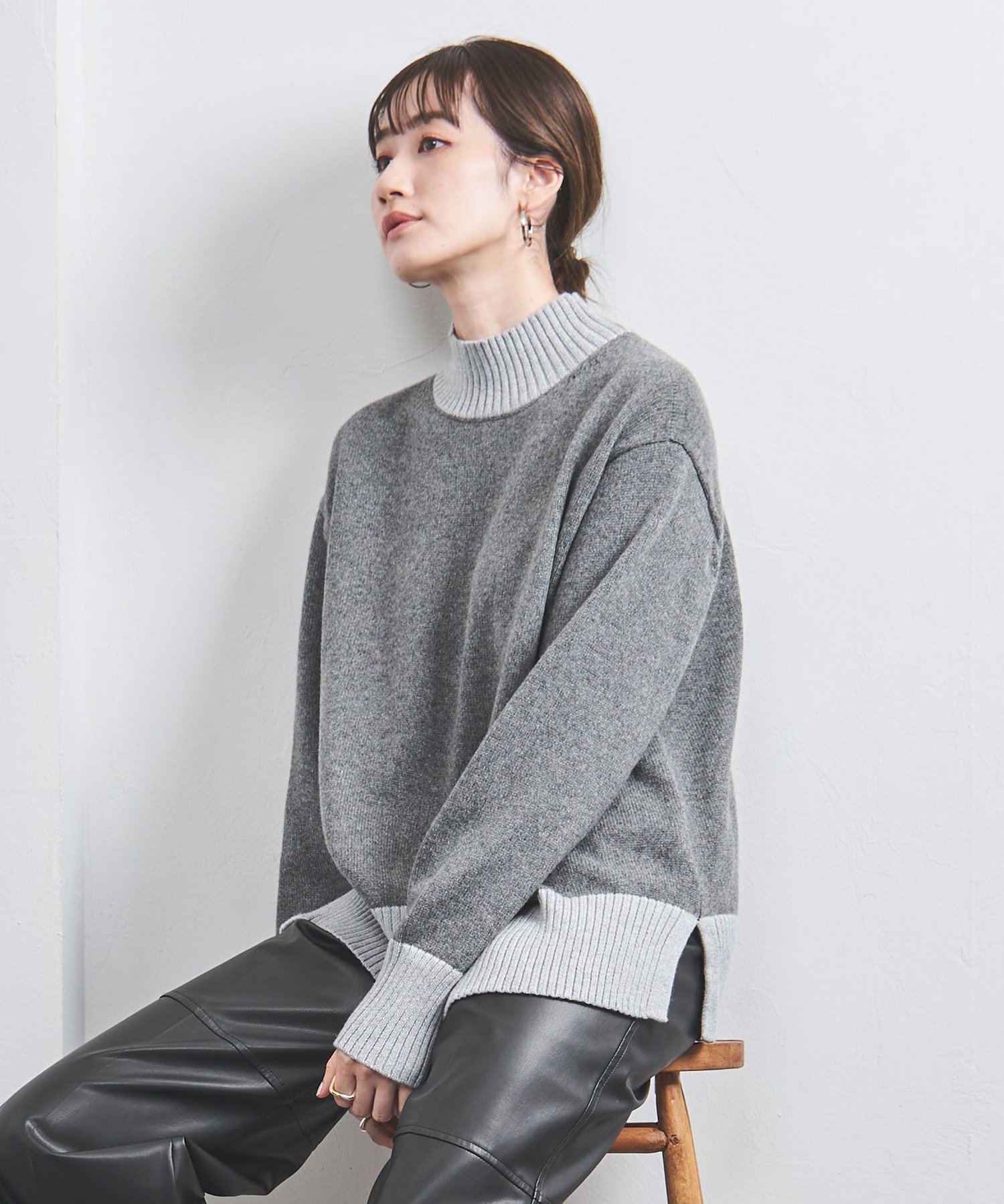 【ユナイテッドアローズ/UNITED ARROWS】のバイカラー ハイネック ニットプルオーバー インテリア・キッズ・メンズ・レディースファッション・服の通販 founy(ファニー) 　ファッション　Fashion　レディースファッション　Fashion for Women　トップス・カットソー　Cut & Sew Tops　ニット　Knit Tops & Sweaters　カジュアルプルオーバー・ニットトップス　Pullovers & Knit Tops / Casual Pullovers　イタリア　Italy　ショート　Short, Short Length　スリット　Slit, Slit Detail　定番　Standard, Basic Item　ハイネック　High Neck, Mock Neck　ボトム　Bottoms, Lower Wear　リラックス　Relax, Relaxed Fit　ワイド　Wide, Wide Fit　アウトレット　Outlet / Clearance　MD.GRAY|ID: prp329100004752466 ipo3291000000034371977