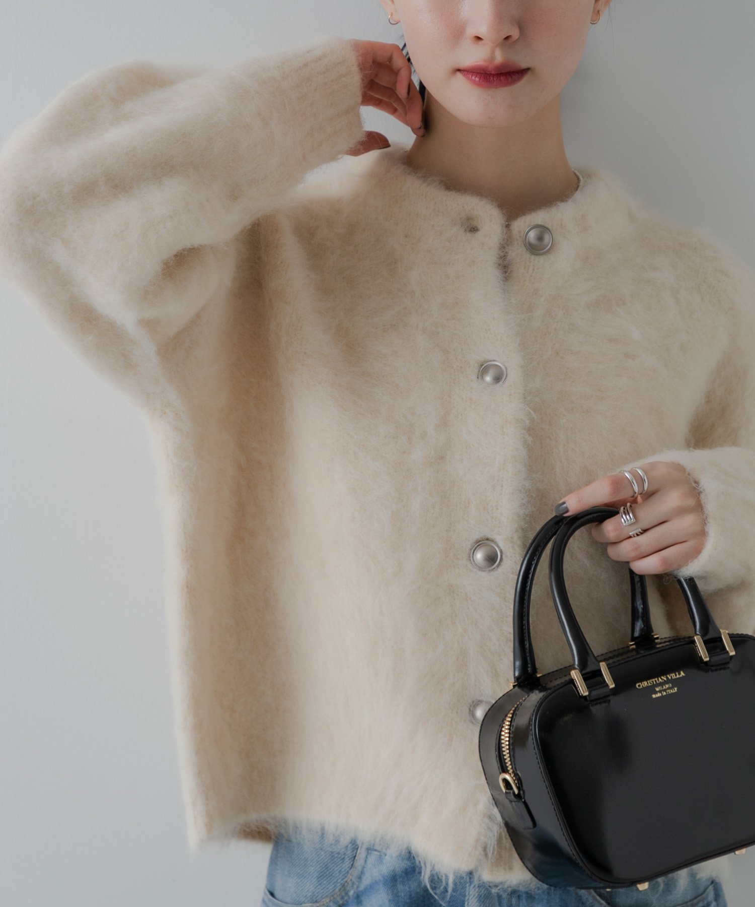 【アーバンリサーチ/URBAN RESEARCH】のブラッシュシャギーニットカーディガン インテリア・キッズ・メンズ・レディースファッション・服の通販 founy(ファニー) 　ファッション　Fashion　レディースファッション　Fashion for Women　トップス・カットソー　Cut & Sew Tops　ニット　Knit Tops & Sweaters　カーディガン・羽織り　Layered Style Cardigans　2025年　2025　2025-2026秋冬・A/W　Autumn/Winter 2025–26 AW25–26　冬　Winter / This Winter　カーディガン　Cardigan, Knitwear　コンパクト　Compact, Small Size　ショート　Short, Short Length　デニム　Denim, Jeans Material　バランス　Balance, Style Balance　フロント　Front, Front Design　ベーシック　Basic, Essential　メタル　Metal, Metal Parts　ワイド　Wide, Wide Fit　エレガント 上品　Elegant　A/W・秋冬　Autumn/Winter　ホワイト系その他|ID: prp329100004752520 ipo3291000000034643999