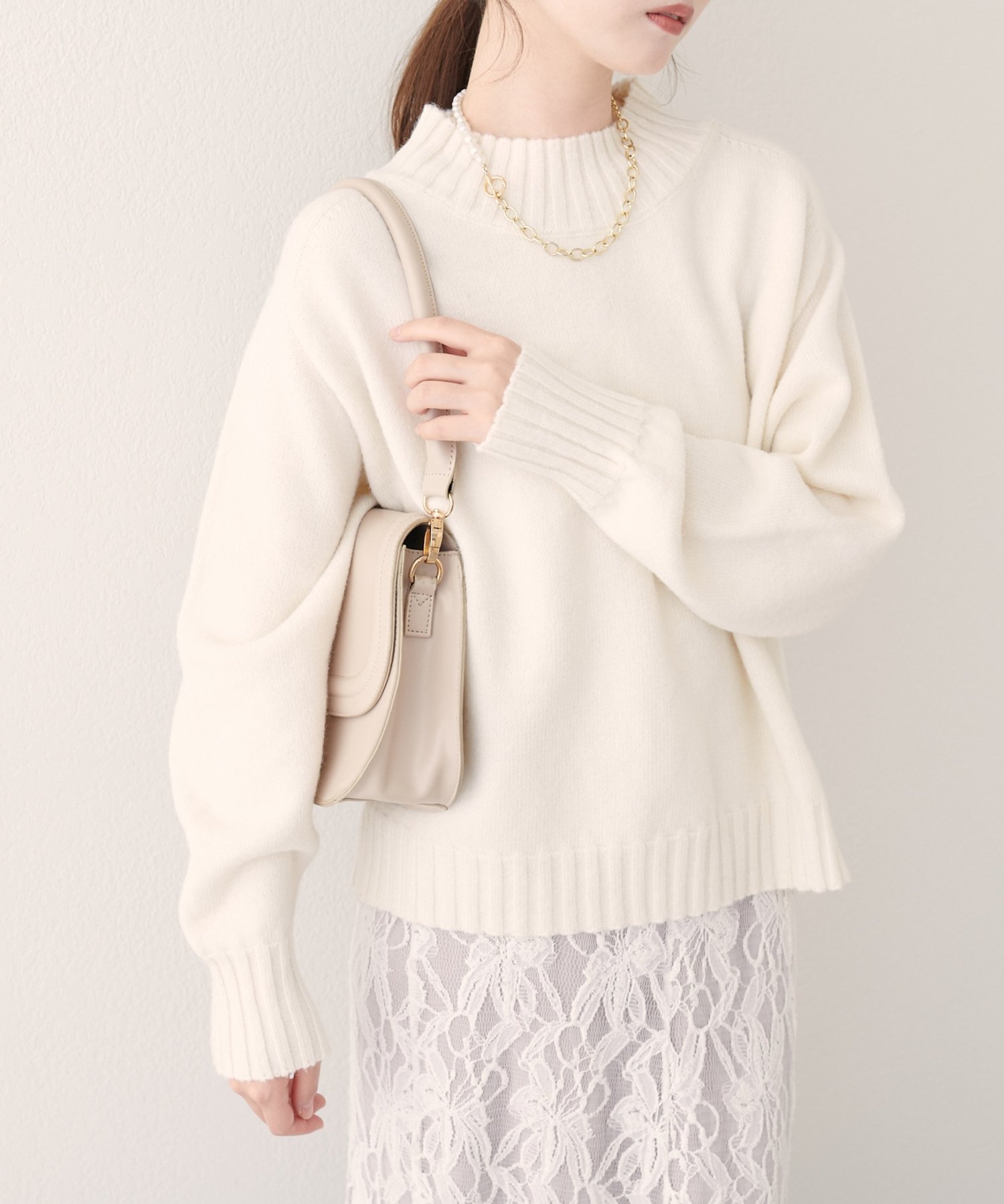 【ナチュラルクチュール/natural couture】のウール リサイクルポリショートニットプルオーバー インテリア・キッズ・メンズ・レディースファッション・服の通販 founy(ファニー) 　ファッション　Fashion　レディースファッション　Fashion for Women　トップス・カットソー　Cut & Sew Tops　ニット　Knit Tops & Sweaters　カジュアルプルオーバー・ニットトップス　Pullovers & Knit Tops / Casual Pullovers　アクセサリー　Fashion Accessories　ショート　Short, Short Length　シンプル　Simple, Minimal　デニム　Denim, Jeans Material　トレンド　Trend, Trending Now　ハイネック　High Neck, Mock Neck　フェミニン　Feminine, Girly　リラックス　Relax, Relaxed Fit　再入荷　Restock / Back in Stock　エレガント 上品　Elegant　2025年　2025　2025-2026秋冬・A/W　Autumn/Winter 2025–26 AW25–26　オフホワイト|ID: prp329100004752707 ipo3291000000034650780