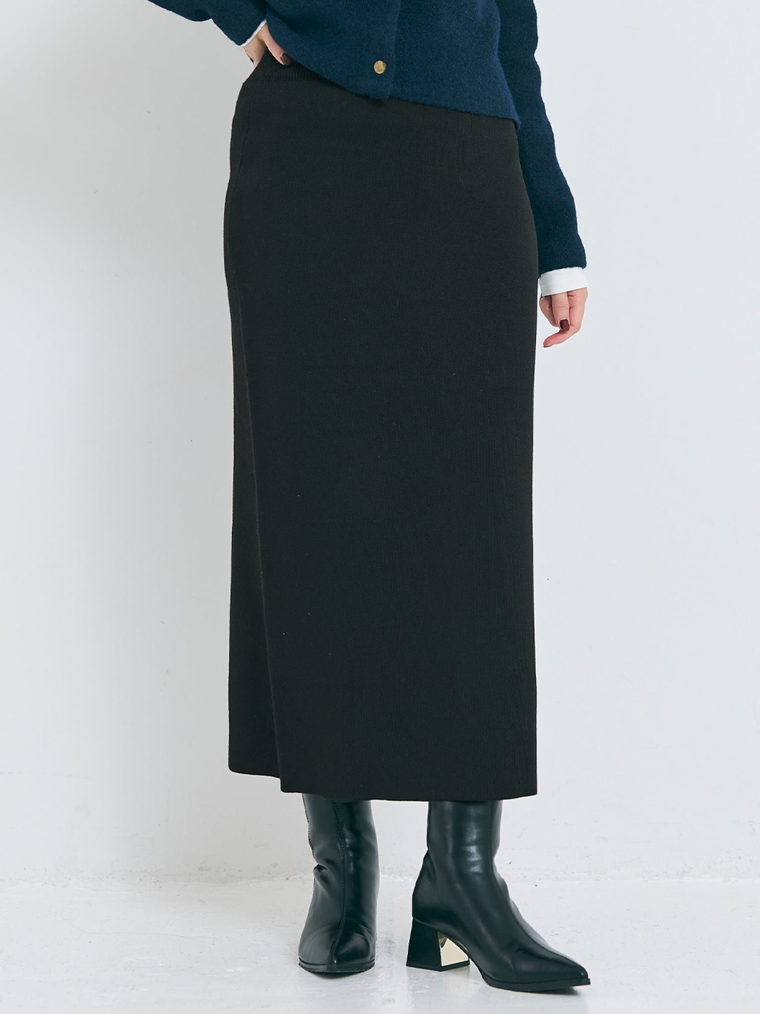 【コカ/COCA】の【新色追加】ミラノリブナロースカート インテリア・キッズ・メンズ・レディースファッション・服の通販 founy(ファニー) 　ファッション　Fashion　レディースファッション　Fashion for Women　スカート　Skirts　シンプル　Simple, Minimal　スウェット / スエット　Sweatshirt, Sweatwear　ストレッチ　Stretch, Stretchy Fabric　ストレート　Straight, Straight Cut　スニーカー　Sneakers, Trainers　スリット　Slit, Slit Detail　タイトスカート　Pencil Skirt, Tight Skirt　ダウン　Down, Puffer　フィット　Fit, Slim Fit　ポケット　Pocket, Pocket Detail　マキシ　Maxi, Full Length　ミラノリブ　Milano Rib, Milano Stitch　リブニット　Rib Knit, Ribbed Knit　ロング　Long, Long-Length　エレガント 上品　Elegant　2025年　2025　2025-2026秋冬・A/W　Autumn/Winter 2025–26 AW25–26　Black|ID: prp329100004753194 ipo3291000000034529445