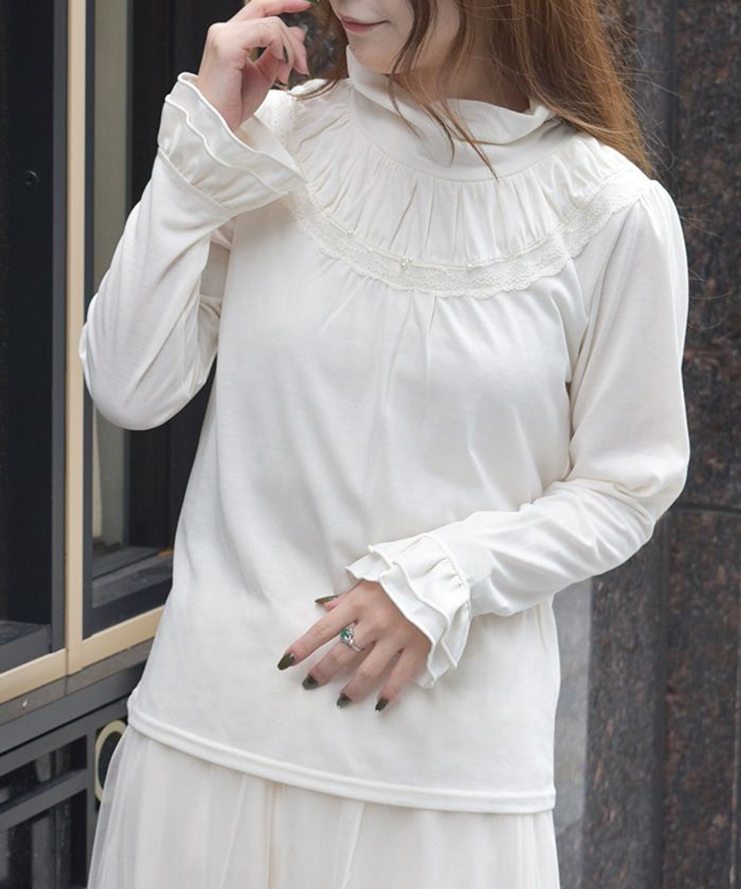 【アクシーズファム/axes femme】のHOTfemmeタートル インテリア・キッズ・メンズ・レディースファッション・服の通販 founy(ファニー) 　ファッション　Fashion　レディースファッション　Fashion for Women　おすすめ　Recommended / Our Picks　カットソー　Cut and Sewn Top　カーディガン　Cardigan, Knitwear　ギャザー　Gathered, Ruffled　スカラップ　Scallop, Scalloped Edge　タートル　Turtleneck, Turtle Collar　タートルネック　Turtleneck, High Neck　パール　Pearl, Pearl Accent　フェミニン　Feminine, Girly　レース　Lace, Lace Fabric　冬　Winter / This Winter　切替　Switching, Contrast Panel　定番　Standard, Basic Item　生成り|ID: prp329100004753263 ipo3291000000034963538