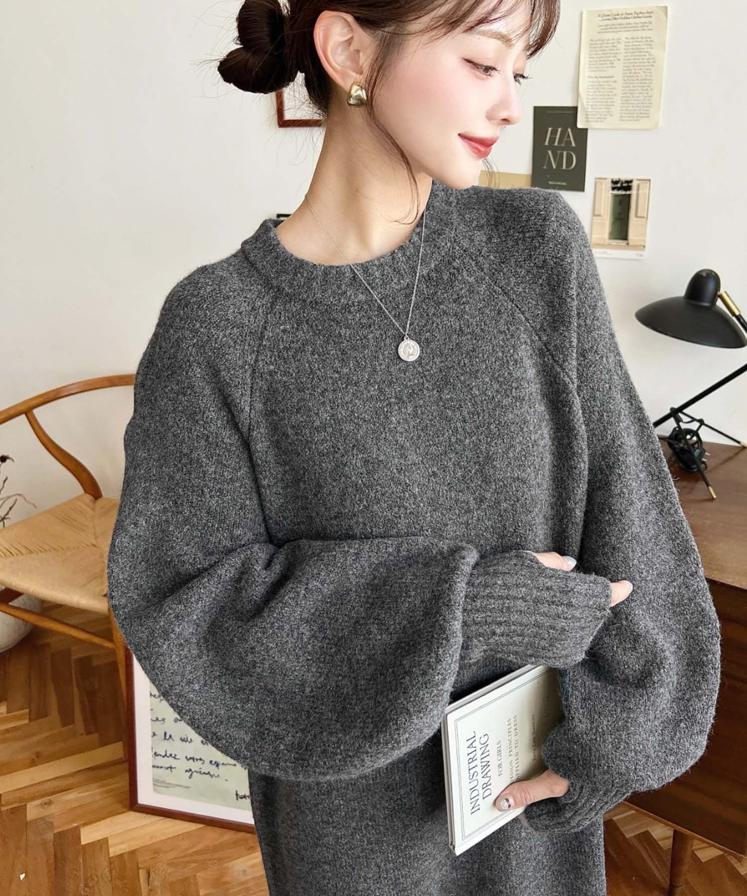 【モーメントプラス/moment+ / MEN】の指ぬきボリュームスリーブミックスニットロングワンピース インテリア・キッズ・メンズ・レディースファッション・服の通販 founy(ファニー) 　ファッション　Fashion　メンズファッション　Fashion for Men　厚底　Platform Shoes　ストレート　Straight, Straight Cut　スニーカー　Sneakers, Trainers　スリーブ　Sleeve, Long Sleeve / Short Sleeve　ダウン　Down, Puffer　トレンド　Trend, Trending Now　バランス　Balance, Style Balance　ベーシック　Basic, Essential　メガネ　Glasses, Eyewear　ルーズ　Loose, Oversized　ロング　Long, Long-Length　A/W・秋冬　Autumn/Winter　再入荷　Restock / Back in Stock　プチプライス・低価格　Affordable / Budget Price　おすすめ　Recommended / Our Picks　チャコールグレー|ID: prp329100004753264 ipo3291000000034785751