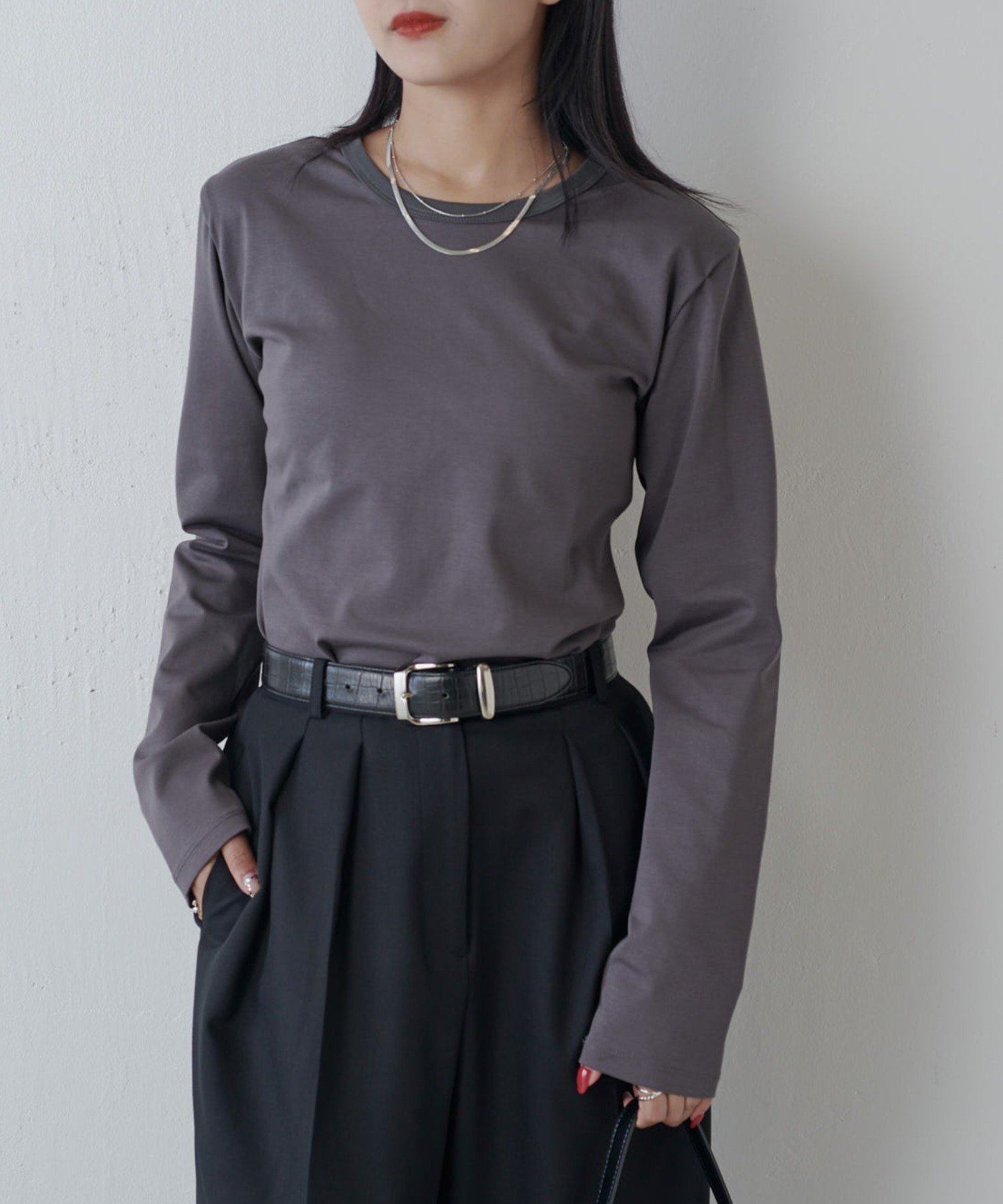 【パルグループ/PAL GROUP】の【Lui s】ショルダーパットロンT インテリア・キッズ・メンズ・レディースファッション・服の通販 founy(ファニー)  ファッション Fashion レディースファッション Fashion for Women トップス・カットソー Cut & Sew Tops ロングTシャツ・Tシャツ Longline T-Shirts & Tees 2025年 2025 2025-2026秋冬・A/W Autumn/Winter 2025–26 AW25–26 なめらか Smooth, Silky Texture コレクション Collection, Seasonal Line シンプル Simple, Minimal スラックス Slacks, Dress Pants デニム Denim, Jeans Material フィット Fit, Slim Fit ボトム Bottoms, Lower Wear ワイド Wide, Wide Fit チャコールグレー|ID: prp329100004753504 ipo3291000000034382596