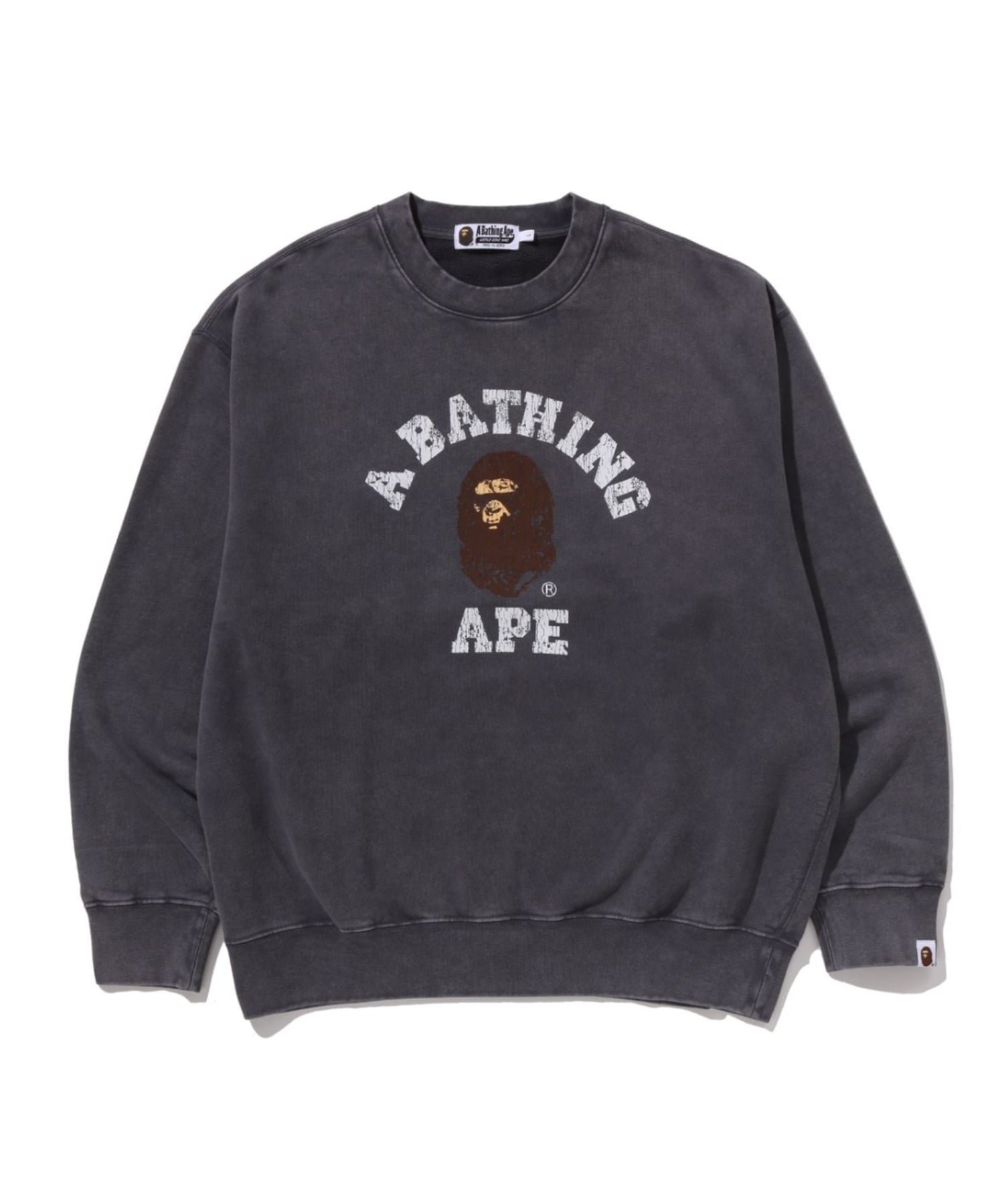 【ア ベイシング エイプ/A BATHING APE】のGARMENT DYE COLLEGE RELAXED FIT CREWNECK SWEATSHIRT インテリア・キッズ・メンズ・レディースファッション・服の通販 founy(ファニー) 　ファッション　Fashion　レディースファッション　Fashion for Women　トップス・カットソー　Cut & Sew Tops　シャツ・ブラウス・オフィスカジュアル　Elegant Blouses & Button-Ups　レディースパーカー・カジュアルフーディー　Casual Hoodies & Sweatshirts　ロングTシャツ・Tシャツ　Longline T-Shirts & Tees　スウェット・クルーネックトップス　Sweatshirts & Crewnecks / Relaxed Fit Sweat Tops　フロント　Front, Front Design　プリント　Print, Printed Pattern　ヴィンテージ　Vintage Style　CHARCOAL|ID: prp329100004753654 ipo3291000000034937364