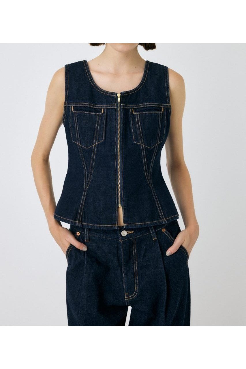 【マウジー/moussy】のWAIST FIT デニムベスト インテリア・キッズ・メンズ・レディースファッション・服の通販 founy(ファニー)  ファッション Fashion レディースファッション Fashion for Women アウター Coat / Outerwear Collection トップス・カットソー Cut & Sew Tops ベスト&ジレ / 重ね着スタイル Vests & Gilets クラッシュ Distressed, Crashed Style ショート Short, Short Length ジップ Zip, Zipper スタイリッシュ Stylish, Fashionable スリーブ Sleeve, Long Sleeve / Short Sleeve セットアップ Set-Up, Coordinated Outfit ダメージ Distressed, Destroyed デニム Denim, Jeans Material 人気 Popular, Best Seller フラップ Flap, Flap Pocket フロント Front, Front Design ベスト Vest, Waistcoat ペプラム Peplum, Flared Hem ポケット Pocket, Pocket Detail 再入荷 Restock / Back in Stock おすすめ Recommended / Our Picks One Wash1|ID: prp329100004753854 ipo3291000000034385586