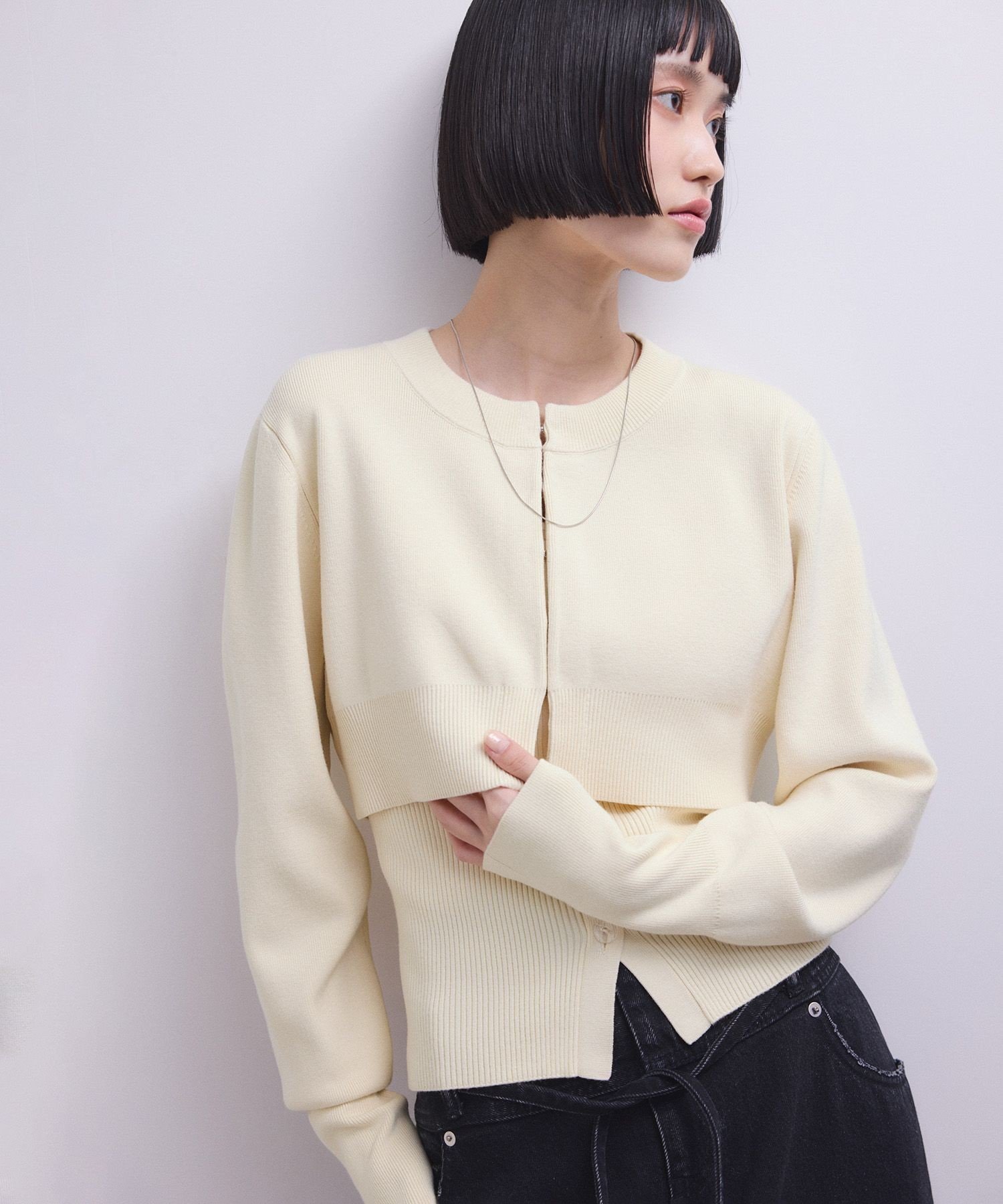 【アダム エ ロペ/ADAM ET ROPE'】の【WEB限定】キャミソールセットクロップドカーディガン インテリア・キッズ・メンズ・レディースファッション・服の通販 founy(ファニー) ファッション Fashion レディースファッション Fashion for Women トップス・カットソー Cut & Sew Tops カーディガン・羽織り Layered Style Cardigans キャミソール&ノースリーブ Camisoles & Sleeveless Tops インナー Innerwear カットソー Cut and Sewn Top カーディガン Cardigan, Knitwear キャミソール Camisole, Spaghetti Strap Top クロップド Cropped, Short Length コンパクト Compact, Small Size ショート Short, Short Length スリム Slim, Slim Fit トレンド Trend, Trending Now 定番 Standard, Basic Item 人気 Popular, Best Seller バランス Balance, Style Balance フィット Fit, Slim Fit フロント Front, Front Design ベーシック Basic, Essential ボトム Bottoms, Lower Wear ワイド Wide, Wide Fit おすすめ Recommended / Our Picks エレガント 上品 Elegant 2025年 2025 2025-2026秋冬・A/W Autumn/Winter 2025–26 AW25–26 キナリ(16)|ID: prp329100004753965 ipo3291000000034820967