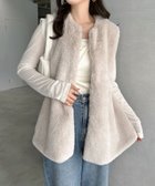 【アンドミー/andme】のノーカラー ペプラム ファー ベスト ベージュ|ID: prp329100004754471 ipo3291000000034531110