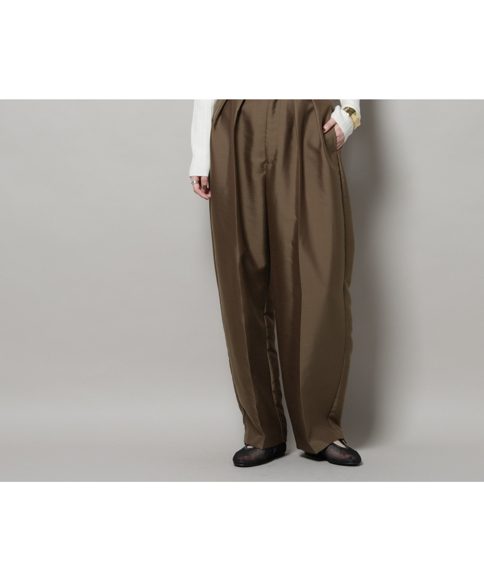 【ナノ ユニバース/nano universe】のツイルウェーブタックバレルパンツ インテリア・キッズ・メンズ・レディースファッション・服の通販 founy(ファニー) 　ファッション　Fashion　レディースファッション　Fashion for Women　パンツ　Pants & Trousers　インナー　Innerwear　コンパクト　Compact, Small Size　サテン　Satin, Glossy Fabric　シャンブレー　Chambray, Denim-Like Fabric　ジャケット　Jacket, Outerwear　モダン　Modern, Contemporary　エレガント 上品　Elegant　2025年　2025　2025-2026秋冬・A/W　Autumn/Winter 2025–26 AW25–26　カーキ|ID: prp329100004754507 ipo3291000000034390572