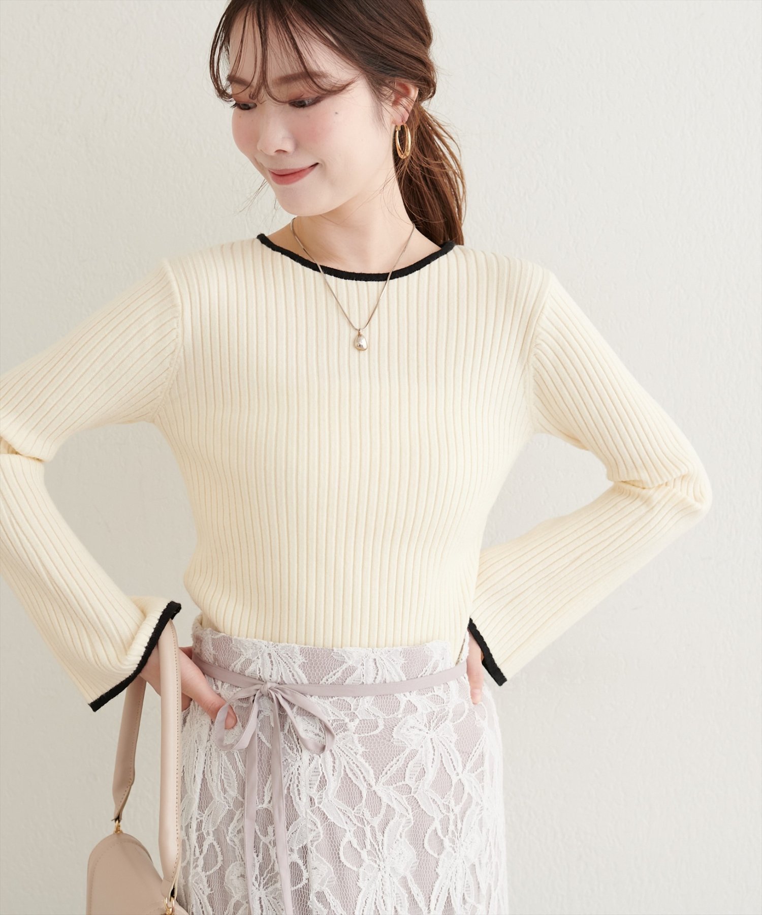 【ナチュラルクチュール/natural couture】のフレア袖配色リブニット インテリア・キッズ・メンズ・レディースファッション・服の通販 founy(ファニー) ファッション Fashion レディースファッション Fashion for Women トップス・カットソー Cut & Sew Tops ニット Knit Tops & Sweaters インナー Innerwear 今季 This Season, Current Season サロペット Overalls, Salopette シンプル Simple, Minimal ジャケット Jacket, Outerwear スリーブ Sleeve, Long Sleeve / Short Sleeve トレンド Trend, Trending Now フィット Fit, Slim Fit フレア Flare, Flared ボーダー Border, Stripe リブニット Rib Knit, Ribbed Knit 再入荷 Restock / Back in Stock おすすめ Recommended / Our Picks 2025年 2025 2025-2026秋冬・A/W Autumn/Winter 2025–26 AW25–26 アイボリー|ID: prp329100004754635 ipo3291000000034503448