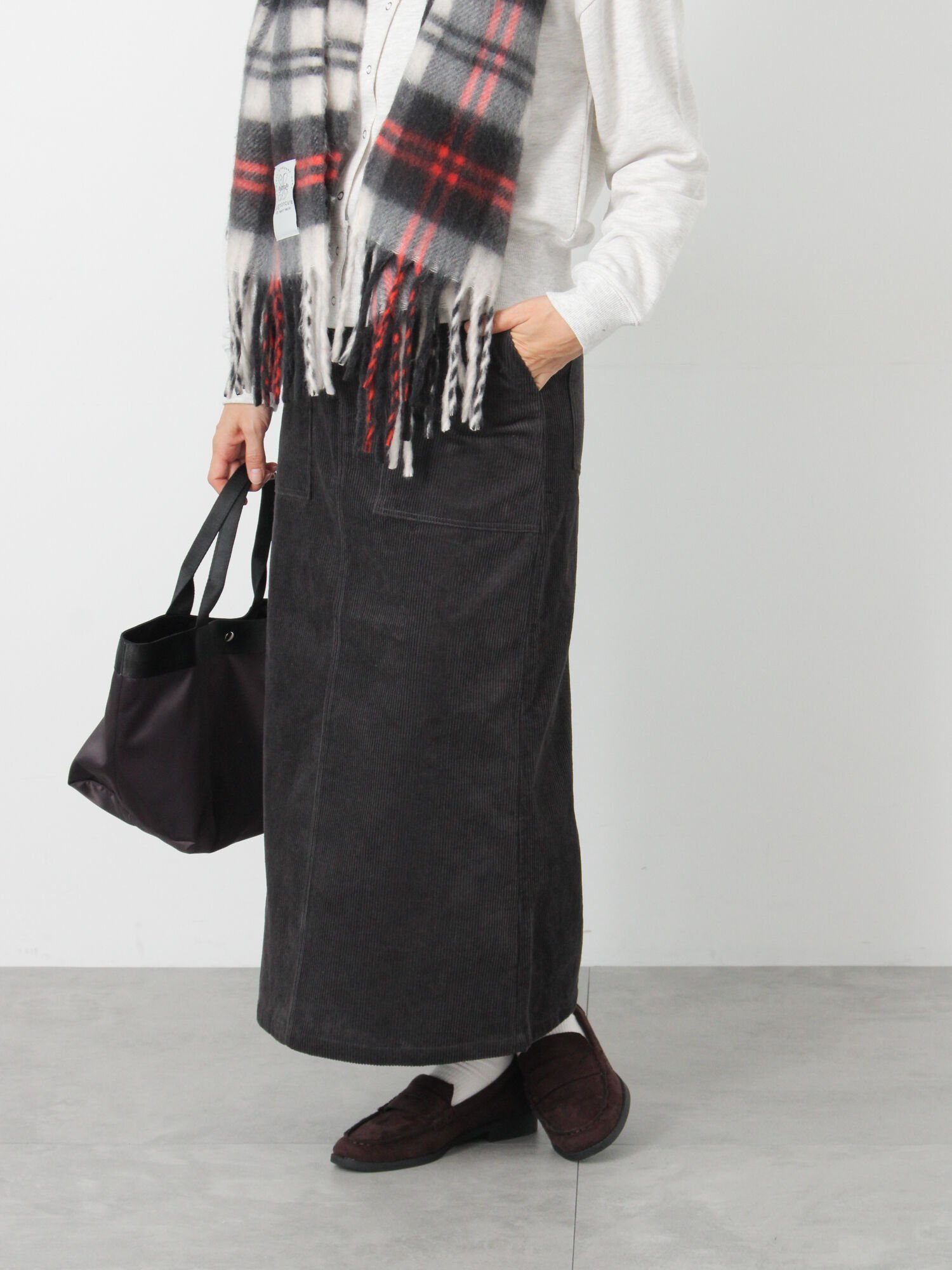 【テチチ/Te chichi】のコーデュロイベイカースカート インテリア・キッズ・メンズ・レディースファッション・服の通販 founy(ファニー) ファッション Fashion レディースファッション Fashion for Women スカート Skirts おすすめ Recommended / Our Picks コーデュロイ Corduroy, Cord Fabric スリット Slit, Slit Detail フロント Front, Front Design ポケット Pocket, Pocket Detail チャコールグレー|ID: prp329100004754855 ipo3291000000034587436