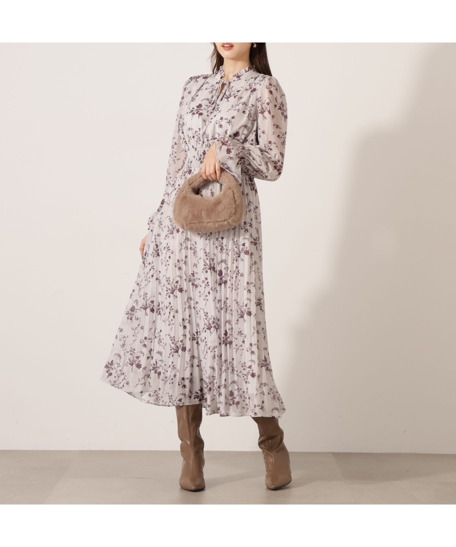 【プロポーション ボディドレッシング/PROPORTION BODY DRESSING】の花柄プリーツワンピース インテリア・キッズ・メンズ・レディースファッション・服の通販 founy(ファニー) 　ファッション　Fashion　レディースファッション　Fashion for Women　ワンピース　Dresses　おすすめ　Recommended / Our Picks　シフォン　Chiffon, Lightweight Fabric　スリーブ　Sleeve, Long Sleeve / Short Sleeve　フェミニン　Feminine, Girly　フリル　Frill, Ruffle　プリーツ　Pleats, Pleated　リボン　Ribbon, Bow　グレージュ×ボルドー1|ID: prp329100004754928 ipo3291000000034392924