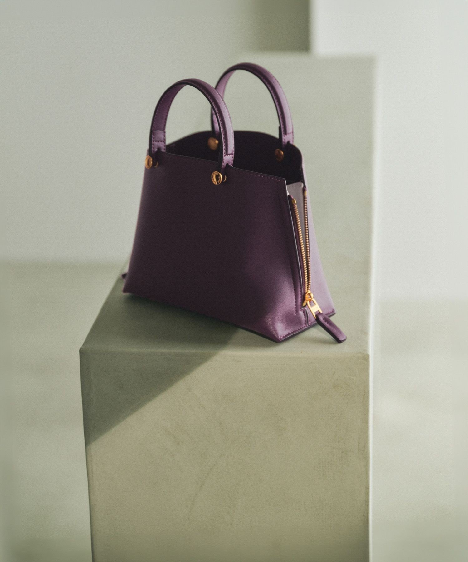 【ロペ/ROPE'】の【E POR】Y BAG Mini インテリア・キッズ・メンズ・レディースファッション・服の通販 founy(ファニー) 　ファッション　Fashion　レディースファッション　Fashion for Women　エレガント 上品　Elegant　サイドジップ　Side Zip, Side Zipper　ショルダー　Shoulder, Shoulder Strap　シルバー　Silver, Metallic Silver　シンプル　Simple, Minimal　ハンド　Hand, Handmade　ポケット　Pocket, Pocket Detail　ラベンダー　Lavender　ビジネス 仕事 通勤　Business / Work / Commuting　パープル(50)|ID: prp329100004755218 ipo3291000000034932105