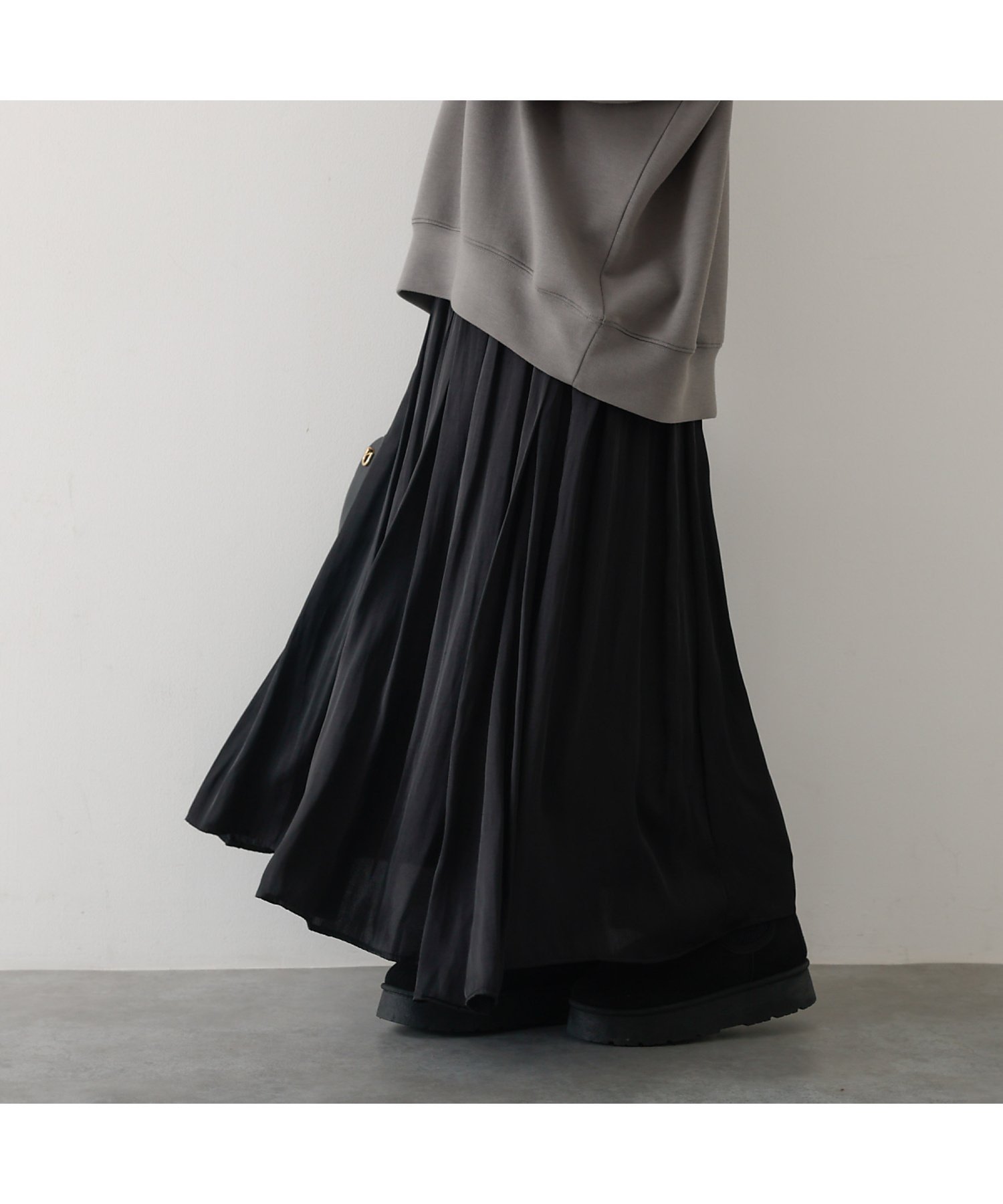 【アバハウスマヴィ/abahouse mavie】のヴィンテージサテンギャザースカート インテリア・キッズ・メンズ・レディースファッション・服の通販 founy(ファニー) 　ファッション　Fashion　レディースファッション　Fashion for Women　スカート　Skirts　おすすめ　Recommended / Our Picks　ギャザー　Gathered, Ruffled　サテン　Satin, Glossy Fabric　スウェット / スエット　Sweatshirt, Sweatwear　ブラック|ID: prp329100004755965 ipo3291000000034882128