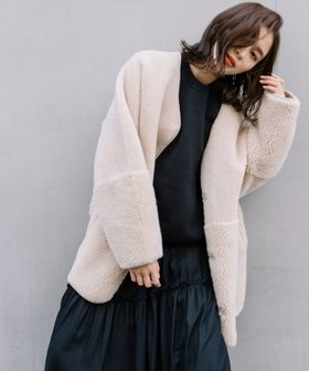 【ミューニック/Munich】のウールシープボアムートンリバーシブルノーカラーコート 人気、トレンドファッション・服の通販 founy(ファニー) ファッション Fashion レディースファッション Fashion for Women アウター Coat / Outerwear Collection コート・ロングコート・ピーコート Long Coats, Peacoats & More キルティング Quilted, Quilting ショート Short, Short Length 定番 Standard, Basic Item パイピング Piping, Trim Design フェミニン Feminine, Girly ブルゾン Blouson, Bomber Jacket ベーシック Basic, Essential ボトム Bottoms, Lower Wear ボンディング Bonding, Bonded Fabric 防寒 Cold Protection, Winter-Ready ムートン Shearling, Mouton ライナー Liner, Inner Layer リバーシブル Reversible, Two-Sided 冬 Winter / This Winter A/W・秋冬 Autumn/Winter おすすめ Recommended / Our Picks 2025年 2025 2025-2026秋冬・A/W Autumn/Winter 2025–26 AW25–26 |ID:prp329100004756064