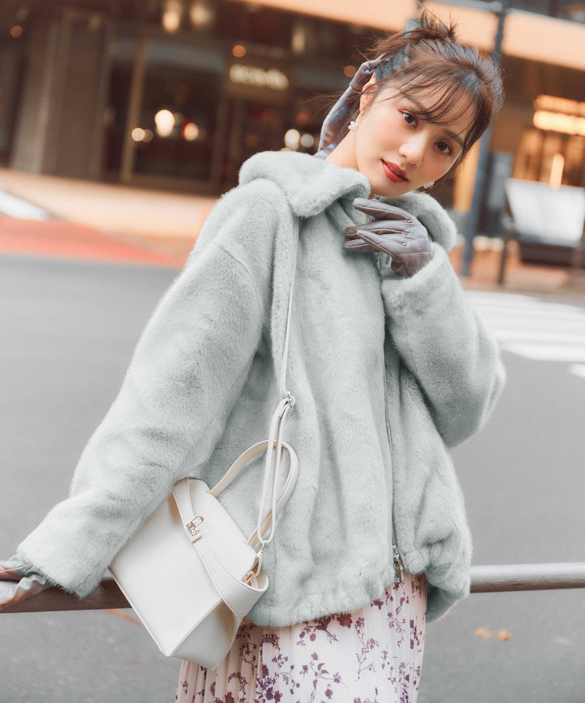 【プロポーション ボディドレッシング/PROPORTION BODY DRESSING】のフェイクファーブルゾン 25AW インテリア・キッズ・メンズ・レディースファッション・服の通販 founy(ファニー) 　ファッション　Fashion　レディースファッション　Fashion for Women　アウター　Coat / Outerwear Collection　ブルゾンジャケット・スポーティアウター　Blouson Jackets　2025年　2025　2025-2026秋冬・A/W　Autumn/Winter 2025–26 AW25–26　ドローコード　Drawcord, Drawstring Cord　フェイクファー　Faux Fur, Imitation Fur　防寒　Cold Protection, Winter-Ready　グレージュ|ID: prp329100004756152 ipo3291000000035035190