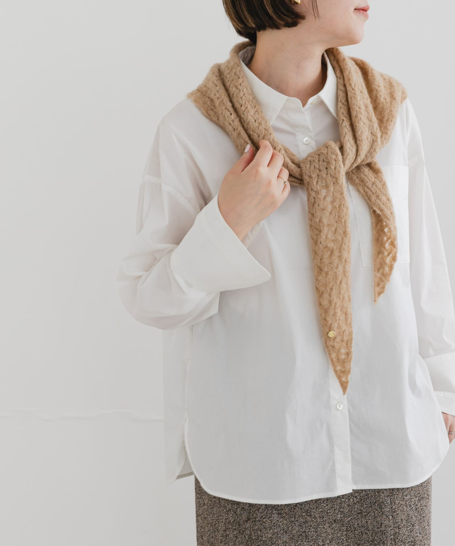 【アーバンリサーチ ロッソ/URBAN RESEARCH ROSSO】のF by ROSSO イージーケアオーバーシャツ インテリア・キッズ・メンズ・レディースファッション・服の通販 founy(ファニー) 　ファッション　Fashion　レディースファッション　Fashion for Women　トップス・カットソー　Cut & Sew Tops　シャツ・ブラウス・オフィスカジュアル　Elegant Blouses & Button-Ups　2025年　2025　2025-2026秋冬・A/W　Autumn/Winter 2025–26 AW25–26　冬　Winter / This Winter　カフス　Cuff Design　ストレッチ　Stretch, Stretchy Fabric　リラックス　Relax, Relaxed Fit　エレガント 上品　Elegant　A/W・秋冬　Autumn/Winter　OFF WHITE|ID: prp329100004756224 ipo3291000000034580481