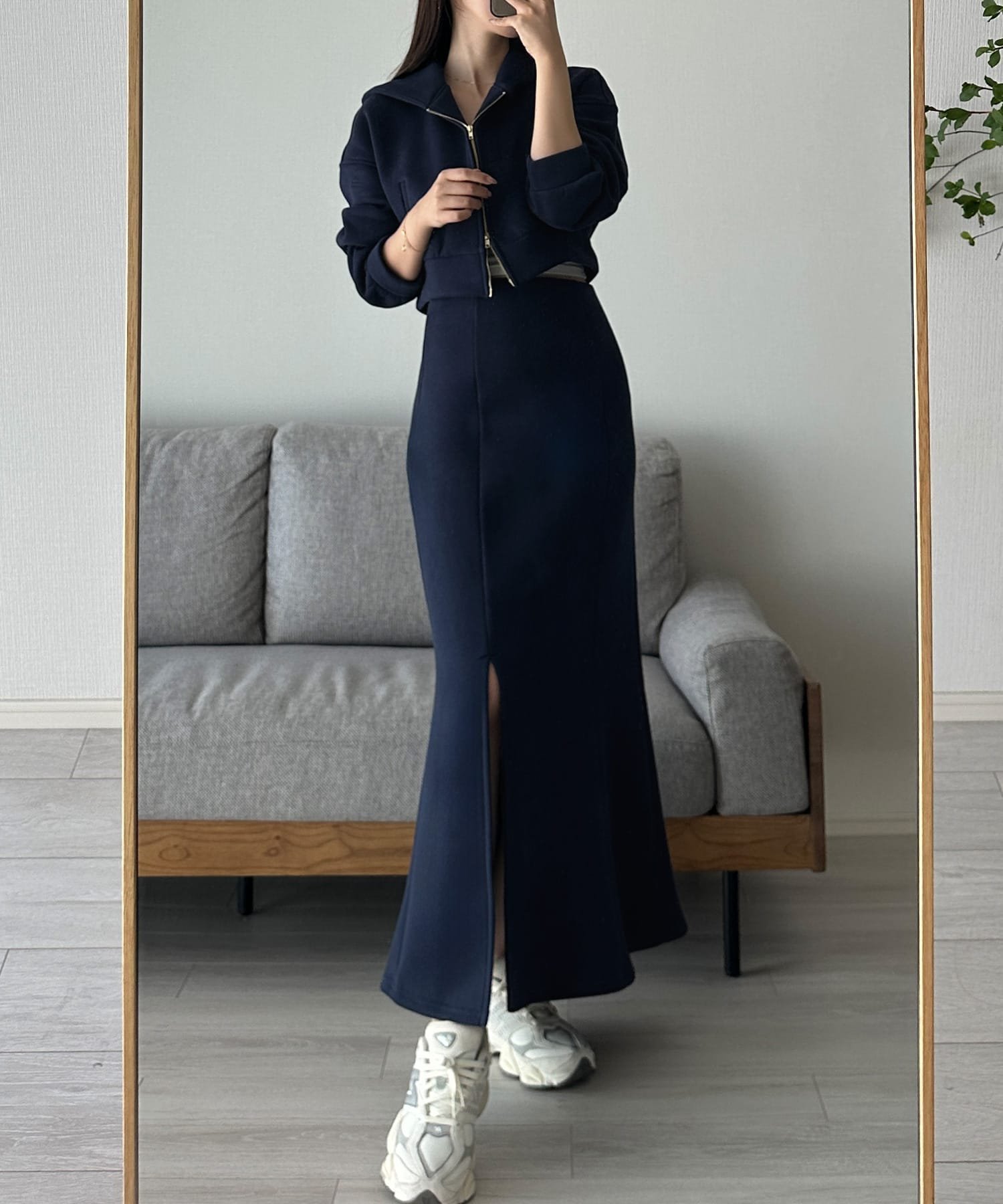 【ジュノア/JUNOAH】のLouere 裏起毛スウェットショートパーカー+スリットマーメイドスカートSET インテリア・キッズ・メンズ・レディースファッション・服の通販 founy(ファニー) ファッション Fashion レディースファッション Fashion for Women セットアップ Matching Sets スカート・ミニ/ミディ/マキシ Skirts / Mini, Midi & Maxi Skirts ネイビー|ID: prp329100004757088 ipo3291000000034486832