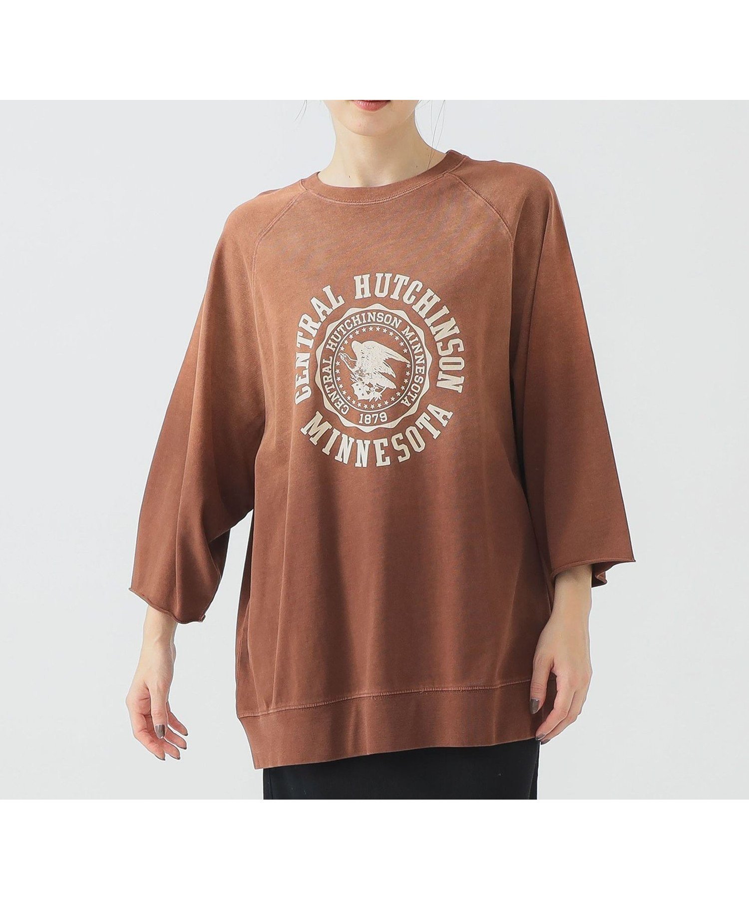 【ビーミングライフストアバイビームス/B:MING LIFE STORE by BEAMS】の【10/30新規値下げ】GULFCOAST SPORTSWEAR / プリント プルオーバー 25AW ロングシーズン ロンT インテリア・キッズ・メンズ・レディースファッション・服の通販 founy(ファニー) 　ファッション　Fashion　レディースファッション　Fashion for Women　トップス・カットソー　Cut & Sew Tops　ロングTシャツ・Tシャツ　Longline T-Shirts & Tees　カジュアルプルオーバー・ニットトップス　Pullovers & Knit Tops / Casual Pullovers　カットソー　Cut and Sewn Top　スウェット / スエット　Sweatshirt, Sweatwear　プリント　Print, Printed Pattern　ロング　Long, Long-Length　再入荷　Restock / Back in Stock　おすすめ　Recommended / Our Picks　2025年　2025　2025-2026秋冬・A/W　Autumn/Winter 2025–26 AW25–26　BROWN|ID: prp329100004757175 ipo3291000000034414153