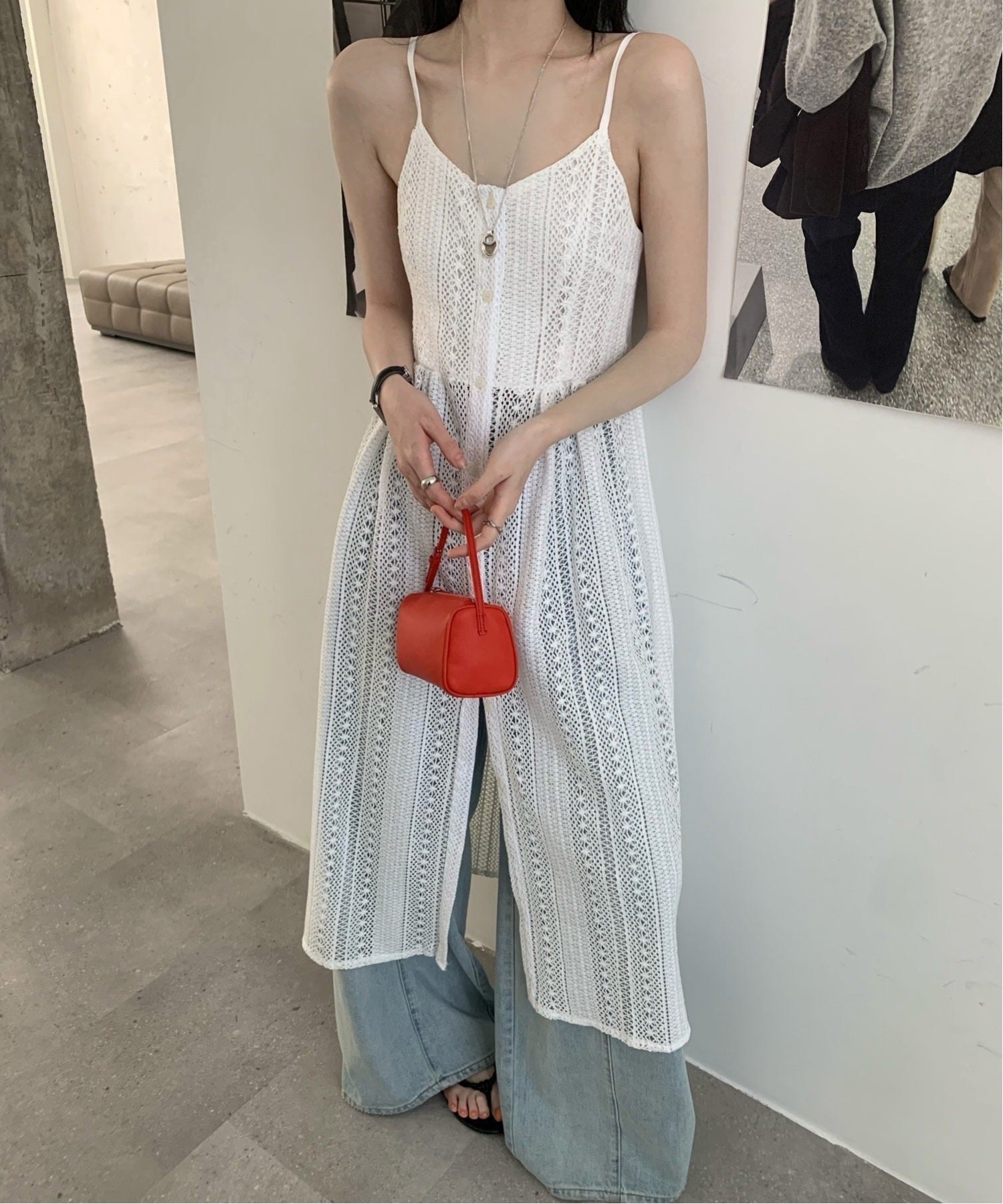 【チェルカ/CERCA】のChiina/Chiina / コットンレースキャミワンピ インテリア・キッズ・メンズ・レディースファッション・服の通販 founy(ファニー) 　ファッション　Fashion　レディースファッション　Fashion for Women　ワンピース　Dresses　キャミソールワンピース　Camisole Dresses　キャミソール　Camisole, Spaghetti Strap Top　キャミワンピース　Cami Dress, Slip Dress　コンパクト　Compact, Small Size　サンダル　Sandals, Summer Shoes　タンク　Tank Top, Sleeveless Top　デニム　Denim, Jeans Material　トレンド　Trend, Trending Now　フロント　Front, Front Design　レース　Lace, Lace Fabric　エレガント 上品　Elegant　再入荷　Restock / Back in Stock　夏　Summer　春　Spring　S/S・春夏　SS, Spring/Summer, Warm Season　ホワイト|ID: prp329100004757213 ipo3291000000034551447