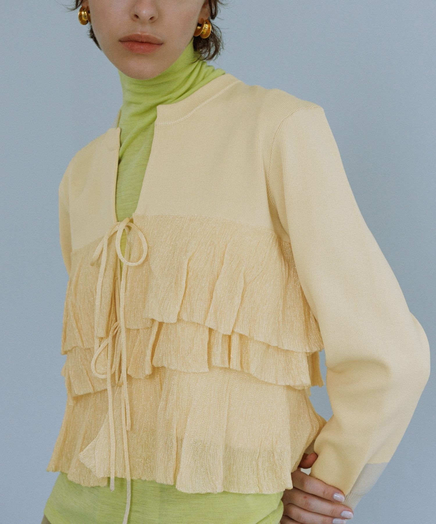 【アダム エ ロペ/ADAM ET ROPE'】の【サステナブル】フリルカーディガン 人気、トレンドファッション・服の通販 founy(ファニー) ファッション Fashion レディースファッション Fashion for Women トップス・カットソー Cut & Sew Tops カーディガン・羽織り Layered Style Cardigans カーディガン Cardigan, Knitwear コンパクト Compact, Small Size シルバー Silver, Metallic Silver デニム Denim, Jeans Material 定番 Standard, Basic Item 人気 Popular, Best Seller フェミニン Feminine, Girly フリル Frill, Ruffle ボトム Bottoms, Lower Wear ポケット Pocket, Pocket Detail ランダム Random, Irregular おすすめ Recommended / Our Picks 2025年 2025 2025-2026秋冬・A/W Autumn/Winter 2025–26 AW25–26 other-1|ID: prp329100004757351 ipo3291000000034831548