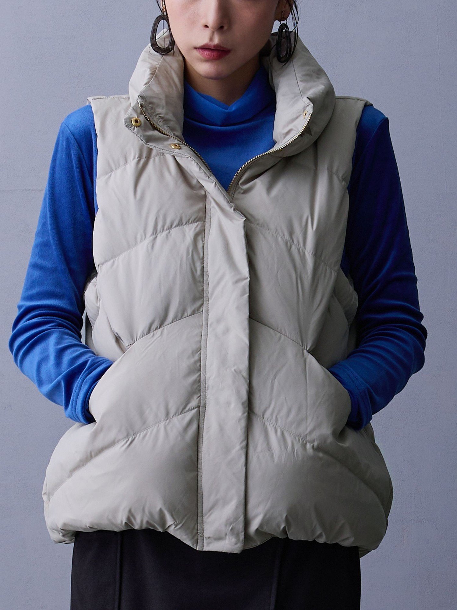 【ニコル クラブ/NICOLE CLUB】のダウンベスト インテリア・キッズ・メンズ・レディースファッション・服の通販 founy(ファニー) 　ファッション　Fashion　レディースファッション　Fashion for Women　アウター　Coat / Outerwear Collection　トップス・カットソー　Cut & Sew Tops　ベスト&ジレ / 重ね着スタイル　Vests & Gilets　スウェット / スエット　Sweatshirt, Sweatwear　スキニーデニム　Skinny Jeans, Slim Jeans　スマート　Smart, Elegant　タフタ　Taffeta, Structured Fabric　ダウン　Down, Puffer　ベスト　Vest, Waistcoat　ボトム　Bottoms, Lower Wear　ポケット　Pocket, Pocket Detail　ワイド　Wide, Wide Fit　19ライトグレー|ID: prp329100004757534 ipo3291000000034503379