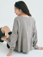 【コカ/COCA】のバックパールフレアニット 人気、トレンドファッション・服の通販 founy(ファニー) ファッション Fashion レディースファッション Fashion for Women トップス・カットソー Cut & Sew Tops ニット Knit Tops & Sweaters シンプル Simple, Minimal スラックス Slacks, Dress Pants ダウン Down, Puffer デニム Denim, Jeans Material 長袖 Long Sleeve, Full Sleeve パール Pearl, Pearl Accent フレア Flare, Flared フロント Front, Front Design ポケット Pocket, Pocket Detail 無地 Plain, Solid Color リブニット Rib Knit, Ribbed Knit エレガント 上品 Elegant ビジネス 仕事 通勤 Business / Work / Commuting 2025年 2025 2025-2026秋冬・A/W Autumn/Winter 2025–26 AW25–26 thumbnail Lt.gray|ID: prp329100004757654 ipo3291000000034531290