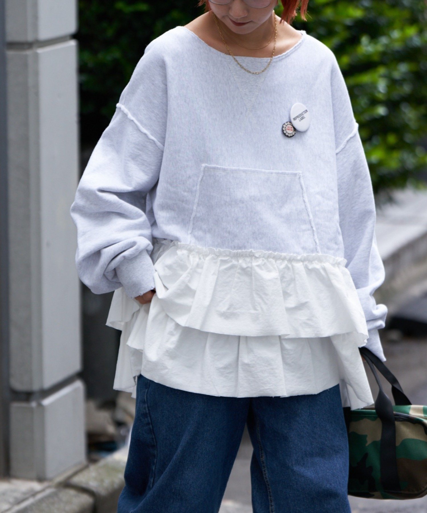 【チャオパニックティピー/CIAOPANIC TYPY】の【etsinta/エシンタ】リメイク裾フリルスウェット 人気、トレンドファッション・服の通販 founy(ファニー) ファッション Fashion レディースファッション Fashion for Women トップス・カットソー Cut & Sew Tops レディースパーカー・カジュアルフーディー Casual Hoodies & Sweatshirts スウェット・クルーネックトップス Sweatshirts & Crewnecks / Relaxed Fit Sweat Tops スウェット / スエット Sweatshirt, Sweatwear スニーカー Sneakers, Trainers デニム Denim, Jeans Material ドッキング Docking, Mixed Material フェミニン Feminine, Girly フリル Frill, Ruffle プリーツ Pleats, Pleated ポケット Pocket, Pocket Detail リメイク Remake, Reconstructed ワイド Wide, Wide Fit おすすめ Recommended / Our Picks other-1|ID: prp329100004758255 ipo3291000000034496809