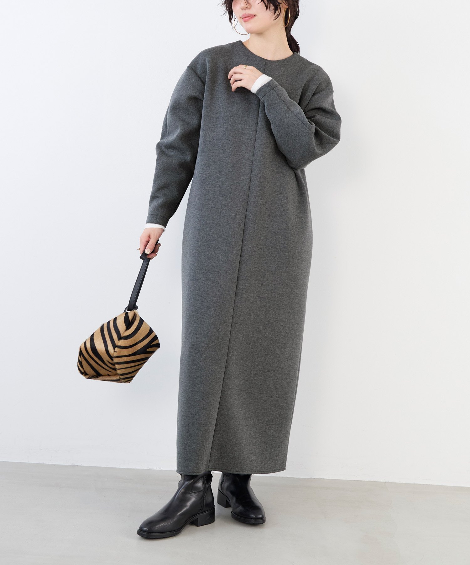 【マイカ ディール/MICA & DEAL】のコクーンダンボールカットワンピース インテリア・キッズ・メンズ・レディースファッション・服の通販 founy(ファニー) 　ファッション　Fashion　レディースファッション　Fashion for Women　ワンピース　Dresses　カットソー　Cut and Sewn Top　ストレッチ　Stretch, Stretchy Fabric　フォルム　Silhouette, Form　ポケット　Pocket, Pocket Detail　セレモニー　Ceremony　GRAY|ID: prp329100004758316 ipo3291000000034427617