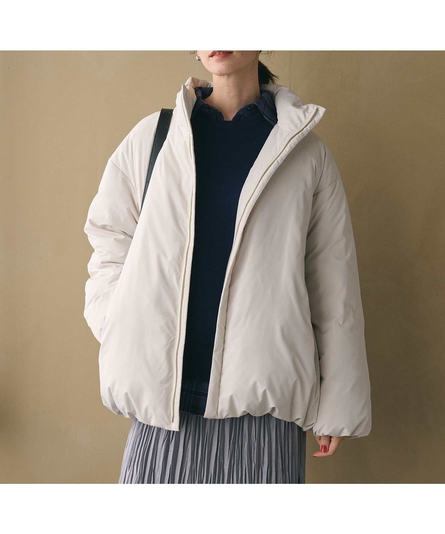 【ビューティ&ユース ユナイテッドアローズ/BEAUTY&YOUTH / UNITED ARROWS】の【WEB限定 Wardrobe DAILY MINIMAL】スタンドカラー コクーンダウンジャケット ウォッシャブル インテリア・キッズ・メンズ・レディースファッション・服の通販 founy(ファニー) ファッション Fashion レディースファッション Fashion for Women アウター Coat / Outerwear Collection レディースジャケット・軽アウター Jackets ウォッシャブル Machine Washable オケージョン Occasion Wear 軽量 Lightweight, Ultra Light シンプル Simple, Minimal ジャケット Jacket, Outerwear スタンド Stand Collar, Upright Stand タフタ Taffeta, Structured Fabric ダウン Down, Puffer ドローコード Drawcord, Drawstring Cord バランス Balance, Style Balance バルーン Balloon, Balloon Silhouette フロント Front, Front Design メタル Metal, Metal Parts 冬 Winter / This Winter おすすめ Recommended / Our Picks ビジネス 仕事 通勤 Business / Work / Commuting OFF WHITE|ID: prp329100004758374 ipo3291000000034455921