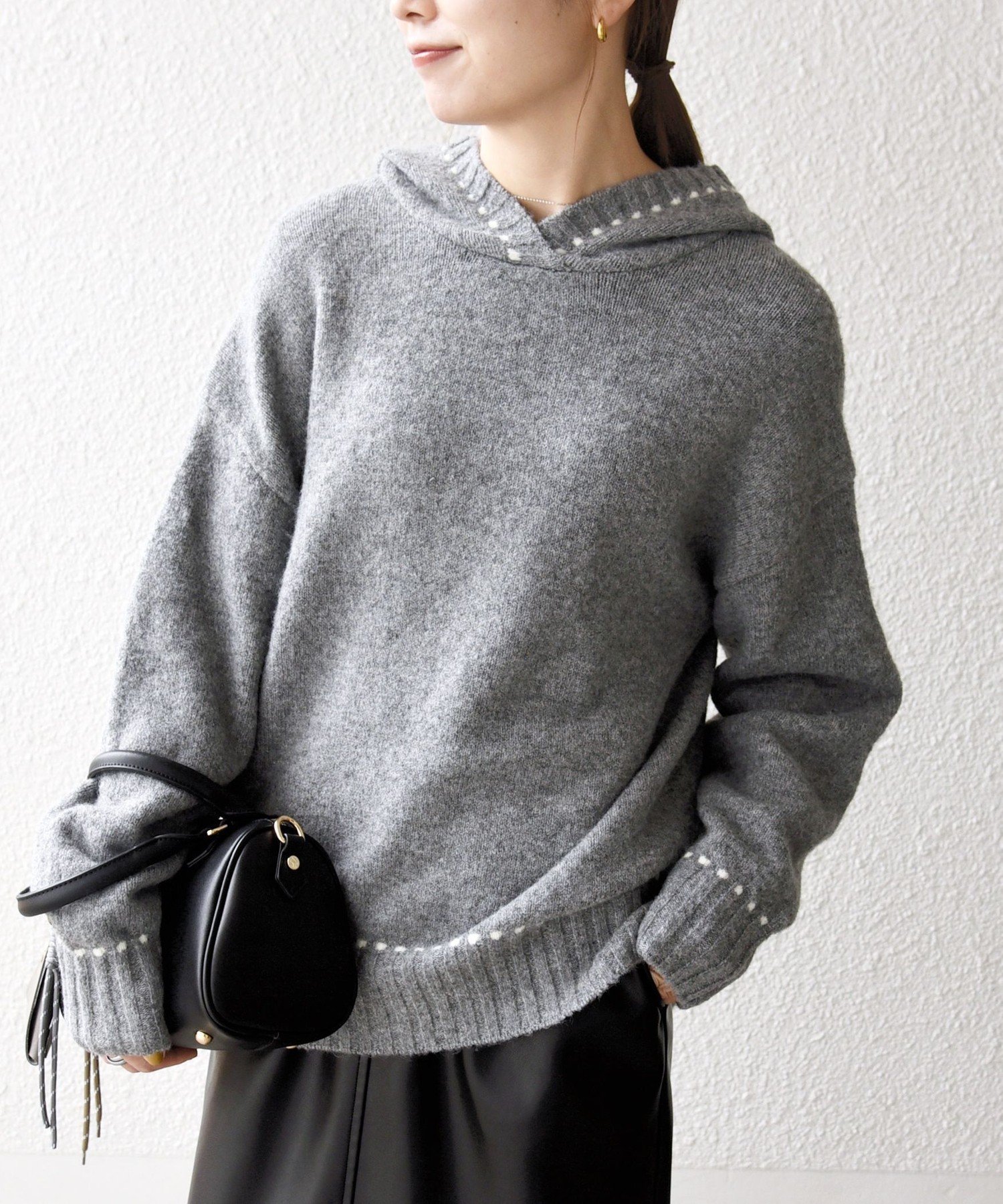 【シップス フォー ウィメン/SHIPS】のSHIPS any 手洗い可能 ステッチ デザイン フーディー ルーズ ニット インテリア・キッズ・メンズ・レディースファッション・服の通販 founy(ファニー) 　ファッション　Fashion　レディースファッション　Fashion for Women　トップス・カットソー　Cut & Sew Tops　ニット　Knit Tops & Sweaters　洗える　Machine Washable　シンプル　Simple, Minimal　ジャケット　Jacket, Outerwear　パーカー　Hoodie, Parka　フェミニン　Feminine, Girly　リラックス　Relax, Relaxed Fit　ルーズ　Loose, Oversized　ワイド　Wide, Wide Fit　A/W・秋冬　Autumn/Winter　おすすめ　Recommended / Our Picks　2025年　2025　2025-2026秋冬・A/W　Autumn/Winter 2025–26 AW25–26　グレー|ID: prp329100004758544 ipo3291000000034430053