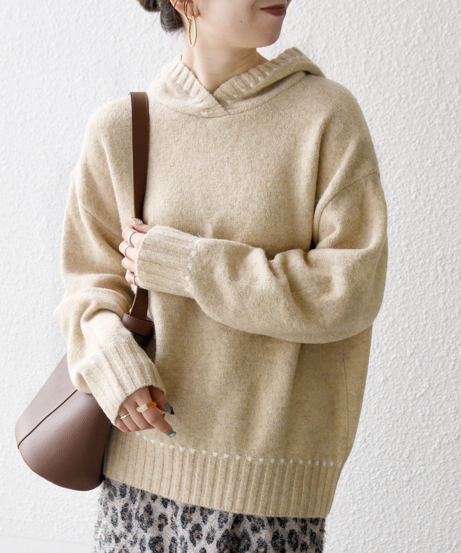 【シップス フォー ウィメン/SHIPS】のSHIPS any 手洗い可能 ステッチ デザイン フーディー ルーズ ニット インテリア・キッズ・メンズ・レディースファッション・服の通販 founy(ファニー) 　ファッション　Fashion　レディースファッション　Fashion for Women　トップス・カットソー　Cut & Sew Tops　ニット　Knit Tops & Sweaters　洗える　Machine Washable　シンプル　Simple, Minimal　ジャケット　Jacket, Outerwear　パーカー　Hoodie, Parka　フェミニン　Feminine, Girly　リラックス　Relax, Relaxed Fit　ルーズ　Loose, Oversized　ワイド　Wide, Wide Fit　A/W・秋冬　Autumn/Winter　おすすめ　Recommended / Our Picks　2025年　2025　2025-2026秋冬・A/W　Autumn/Winter 2025–26 AW25–26　ベージュ|ID: prp329100004758544 ipo3291000000034430054