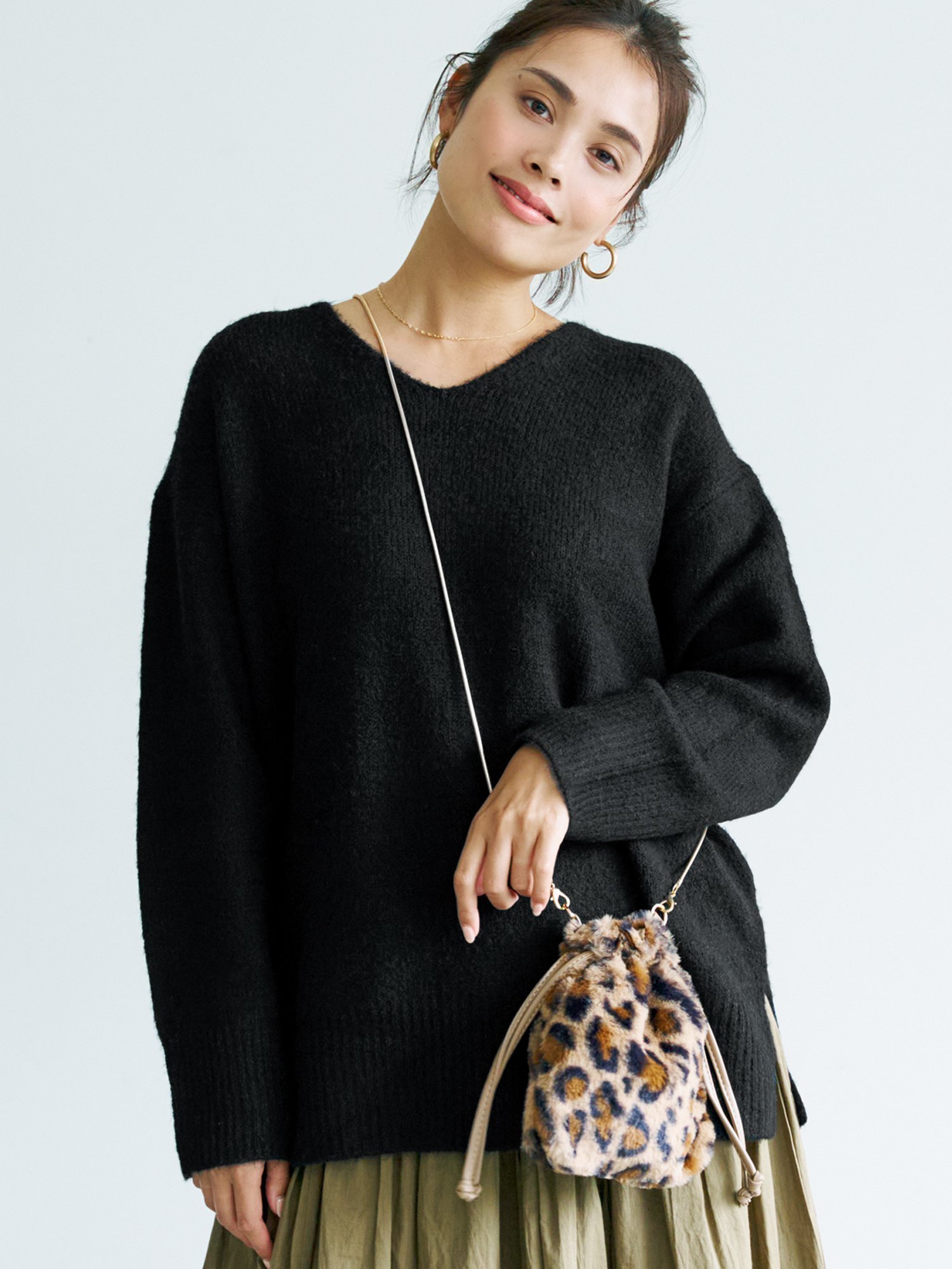 【コカ/COCA】の【新色追加】ふあふあヤク風Vネックプルオーバーニット インテリア・キッズ・メンズ・レディースファッション・服の通販 founy(ファニー) ファッション Fashion レディースファッション Fashion for Women トップス・カットソー Cut & Sew Tops ニット Knit Tops & Sweaters カジュアルプルオーバー・ニットトップス Pullovers & Knit Tops / Casual Pullovers Vネックトップス V-Neck Tops / V-Cut Neckline Shirts アクセサリー Fashion Accessories ウォッシャブル Machine Washable ショルダー Shoulder, Shoulder Strap シンプル Simple, Minimal ストレッチ Stretch, Stretchy Fabric スラックス Slacks, Dress Pants スリット Slit, Slit Detail デニム Denim, Jeans Material ドロップ Drop Shoulder, Dropped Style 定番 Standard, Basic Item 長袖 Long Sleeve, Full Sleeve フレア Flare, Flared ポケット Pocket, Pocket Detail 無地 Plain, Solid Color リラックス Relax, Relaxed Fit エレガント 上品 Elegant 2025年 2025 2025-2026秋冬・A/W Autumn/Winter 2025–26 AW25–26 Black|ID: prp329100004759091 ipo3291000000034435036